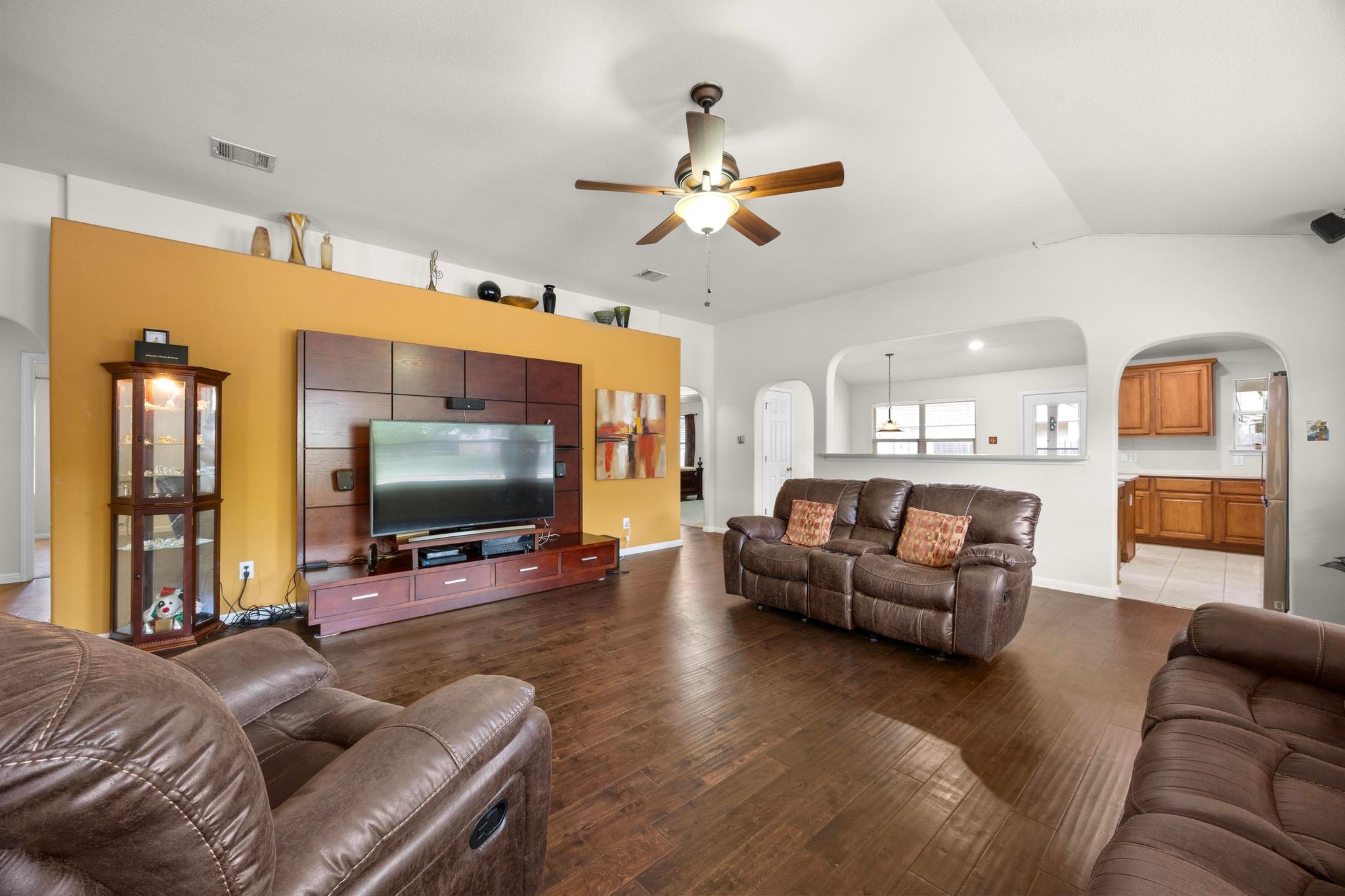 2801 Stirrup Cv, Leander, TX 78641