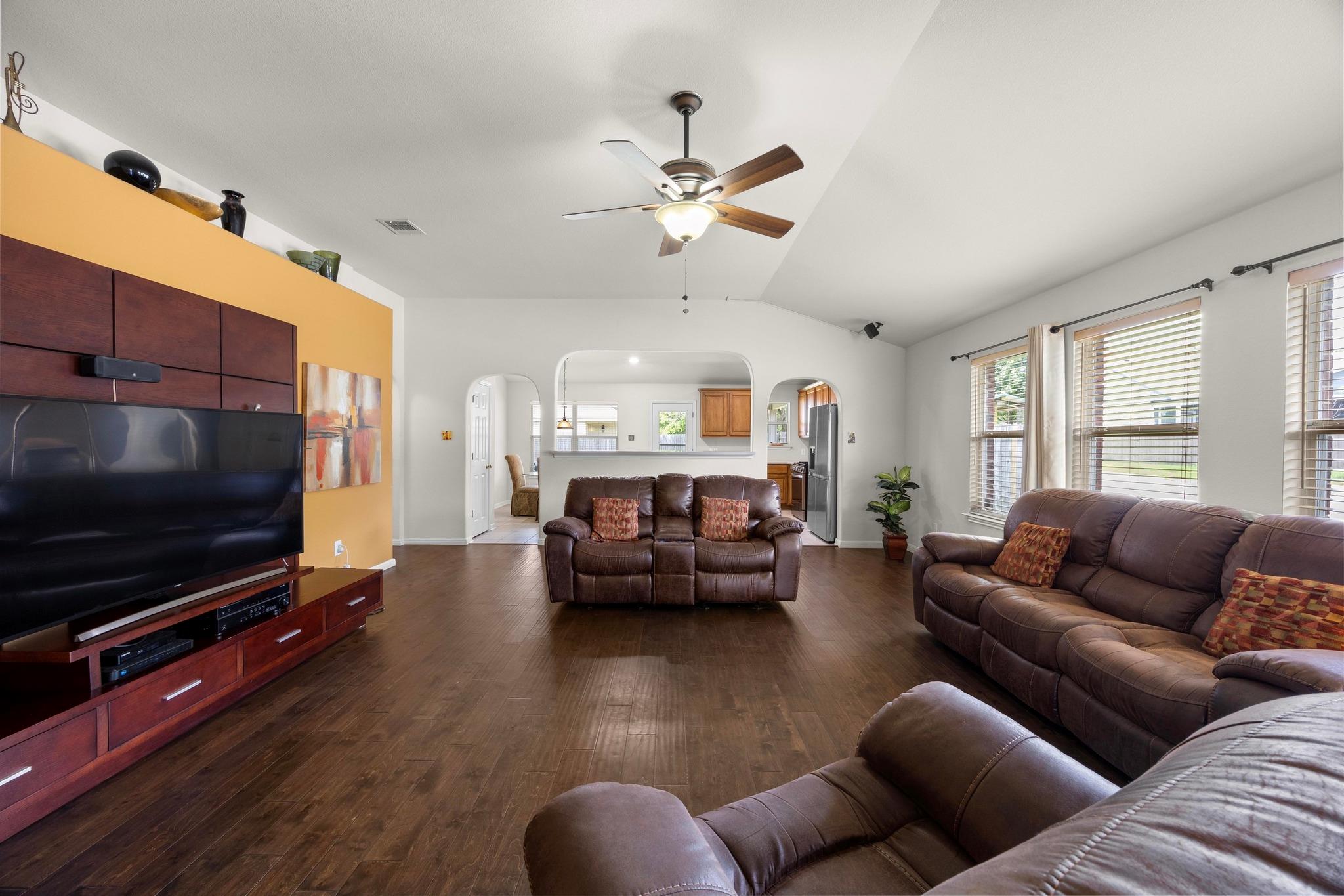 2801 Stirrup Cv, Leander, TX 78641