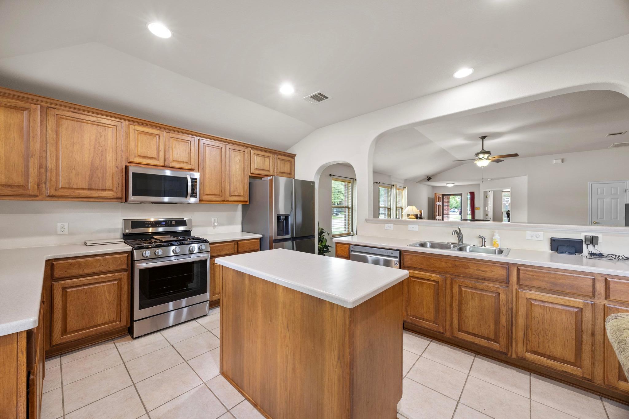 2801 Stirrup Cv, Leander, TX 78641