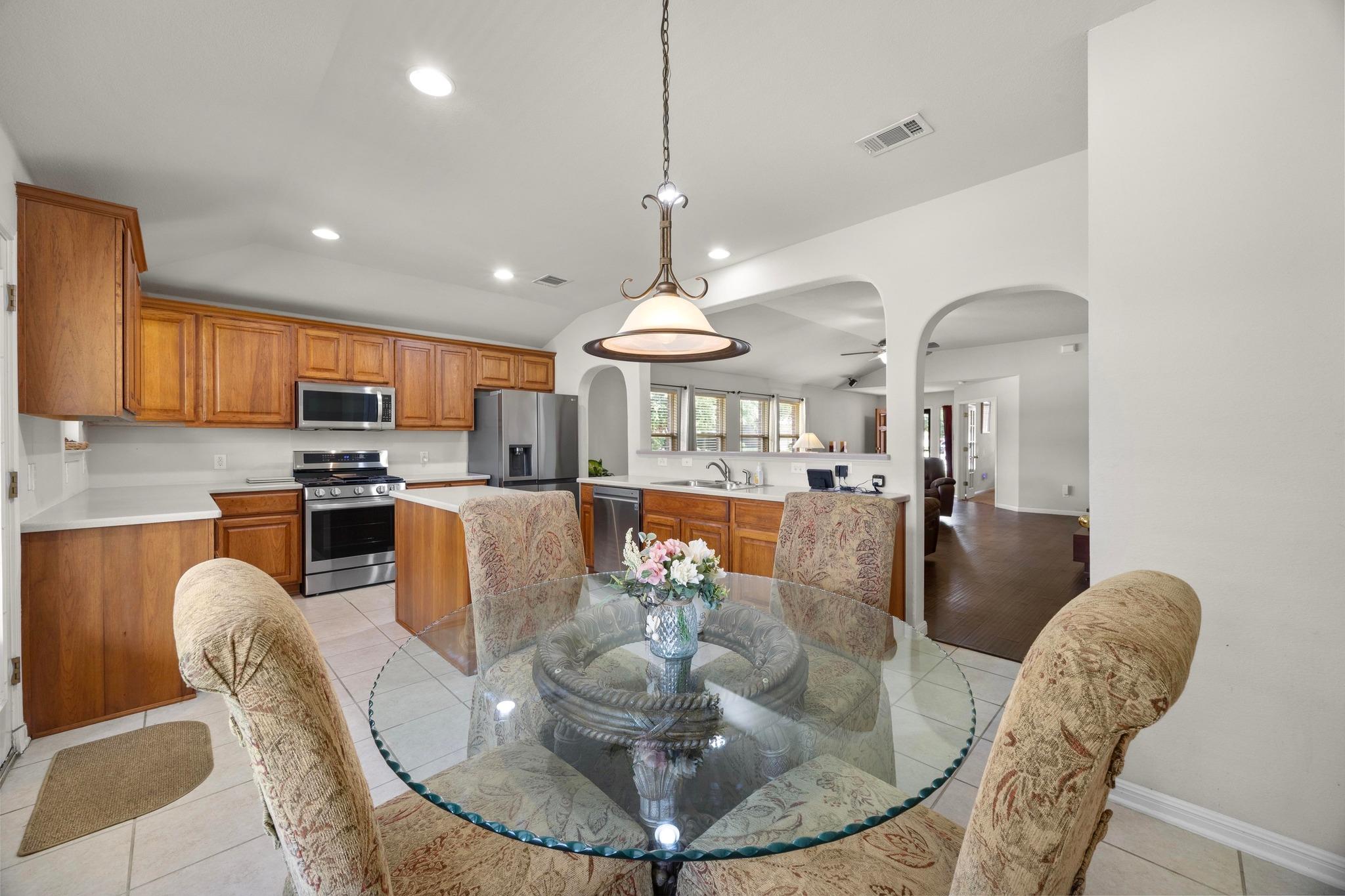 2801 Stirrup Cv, Leander, TX 78641