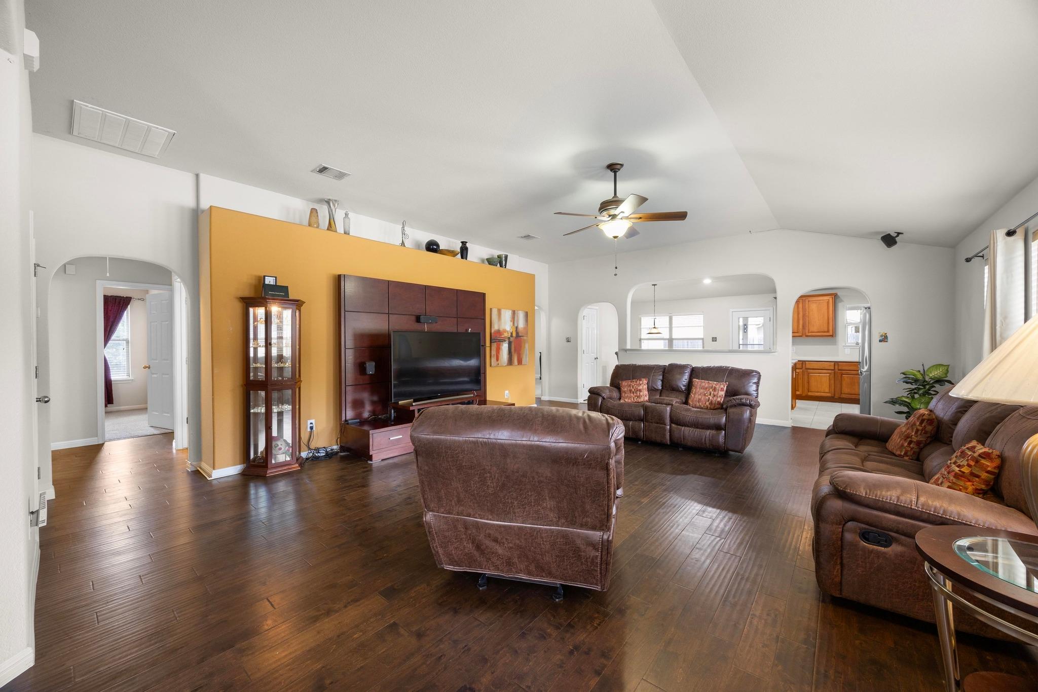 2801 Stirrup Cv, Leander, TX 78641