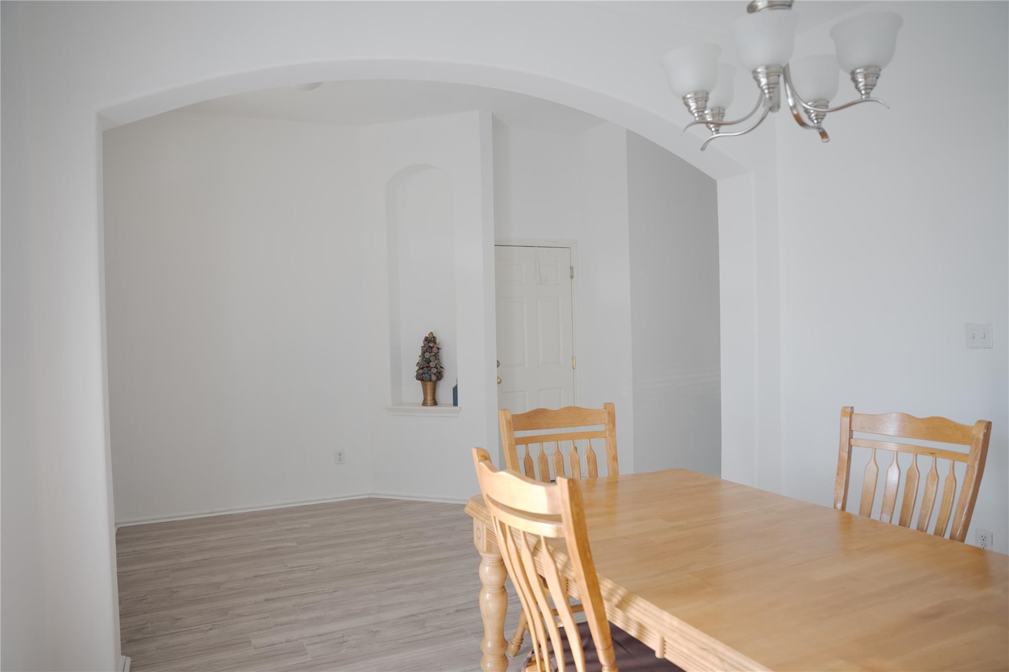 9305 Pioneer Forest Dr, Austin, TX 78744