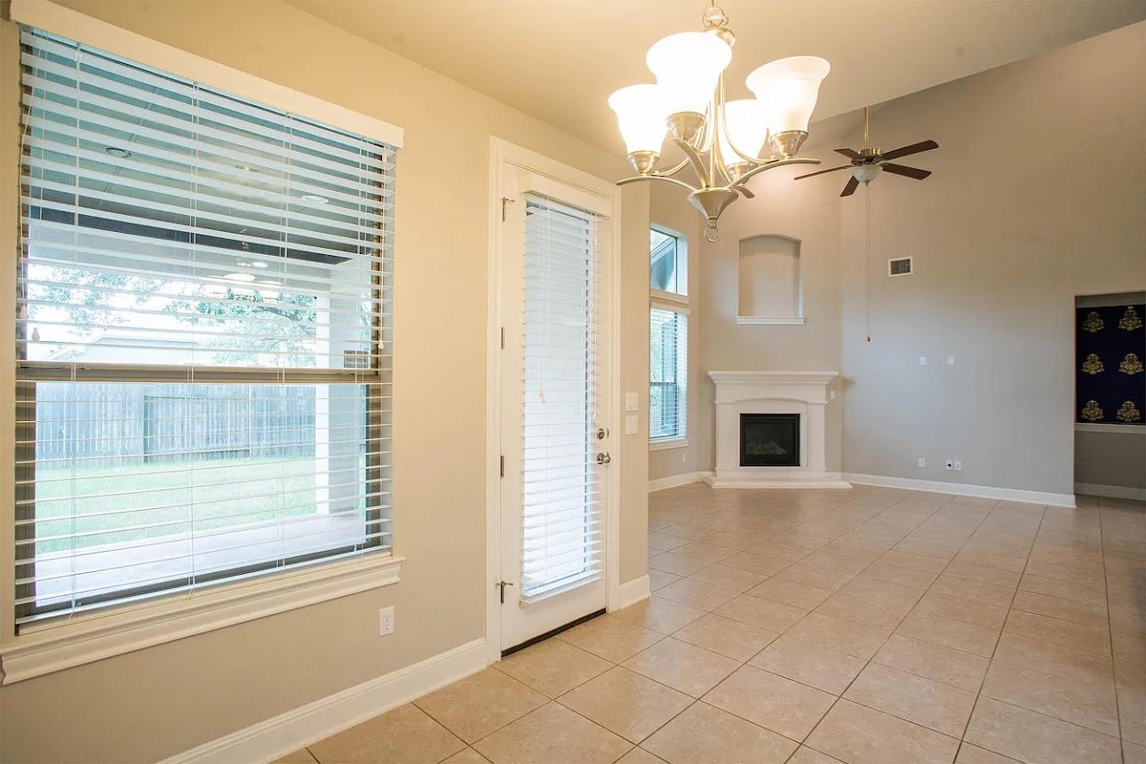 3809 Vinalopo Dr, Austin, TX 78738