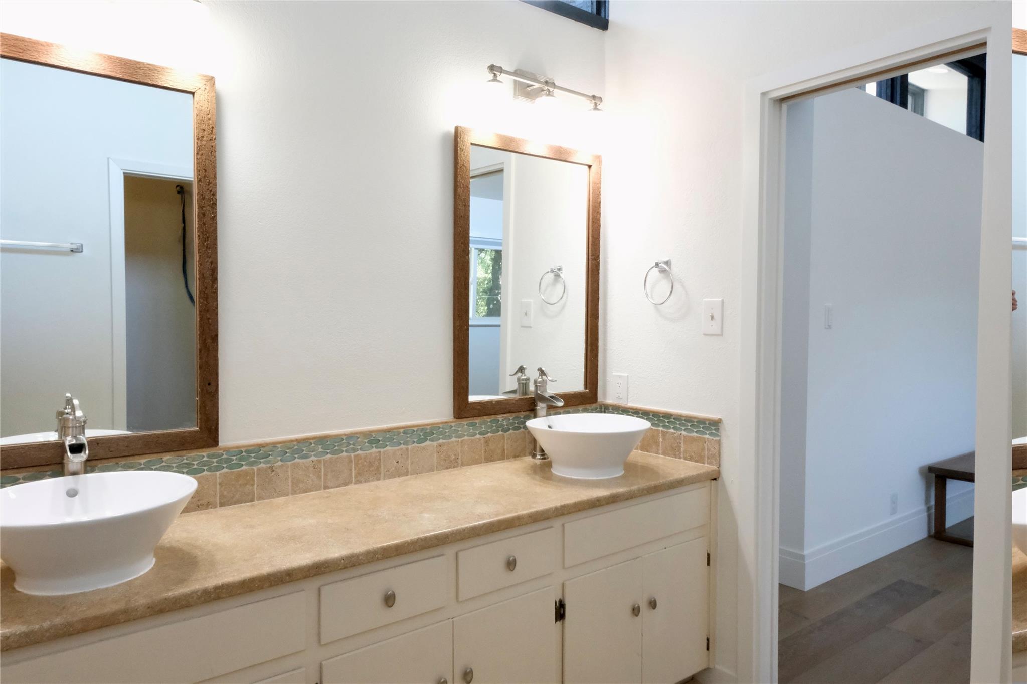 808 Vanguard St, Lakeway, TX 78734