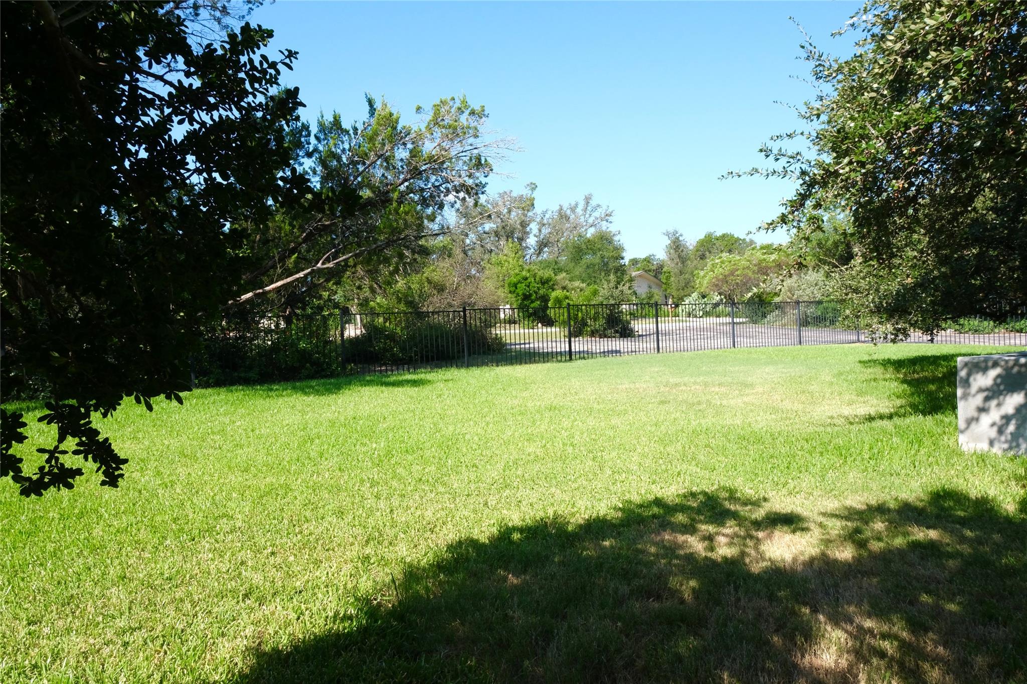 808 Vanguard St, Lakeway, TX 78734