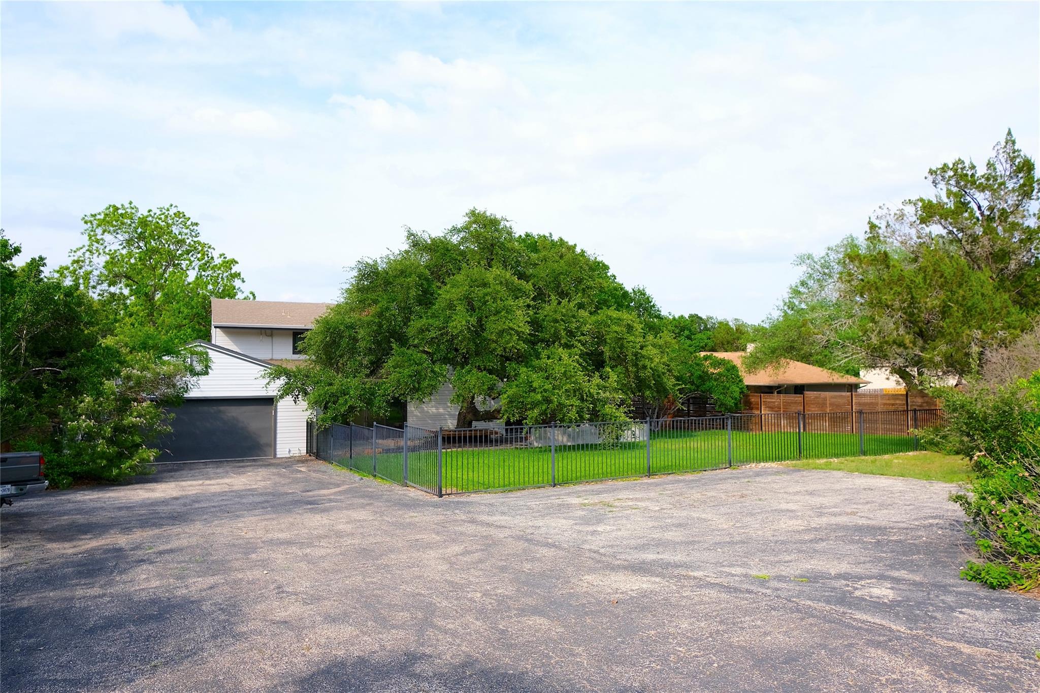 808 Vanguard St, Lakeway, TX 78734