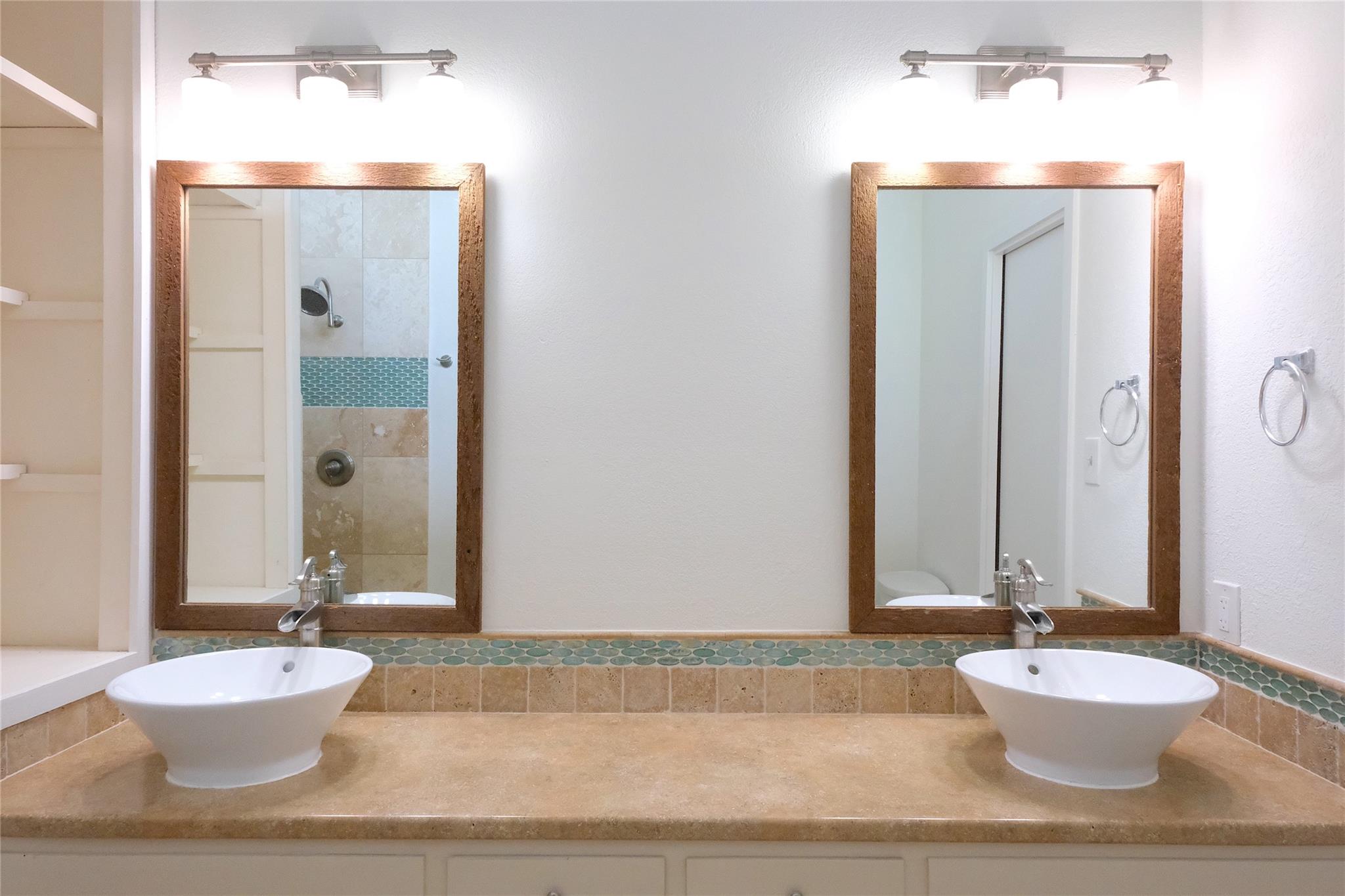 808 Vanguard St, Lakeway, TX 78734
