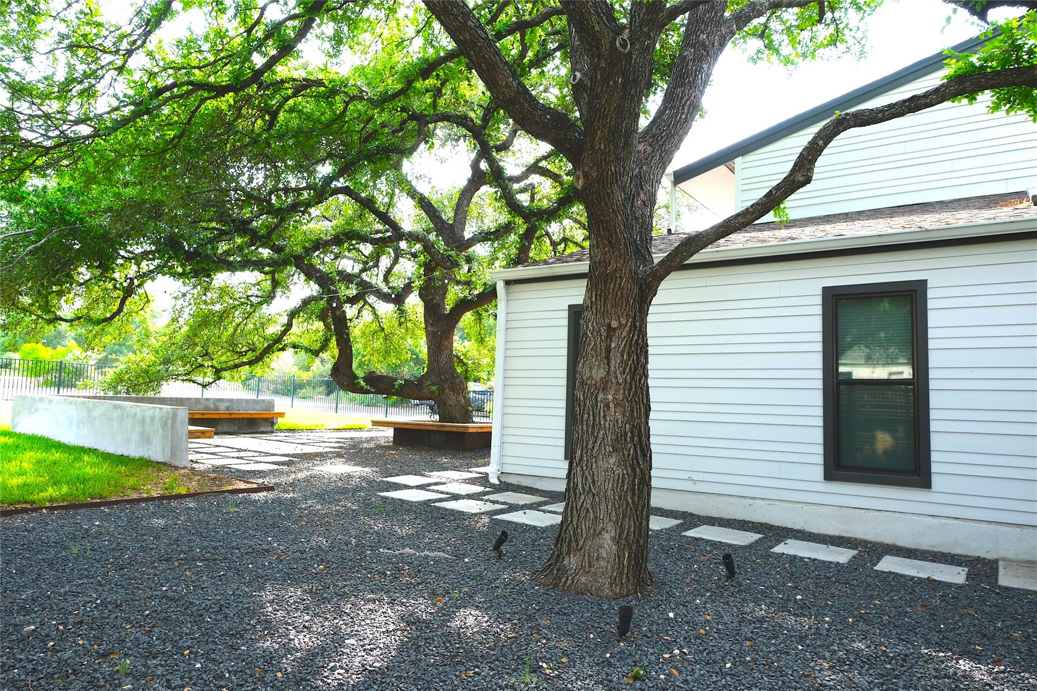 808 Vanguard St, Lakeway, TX 78734