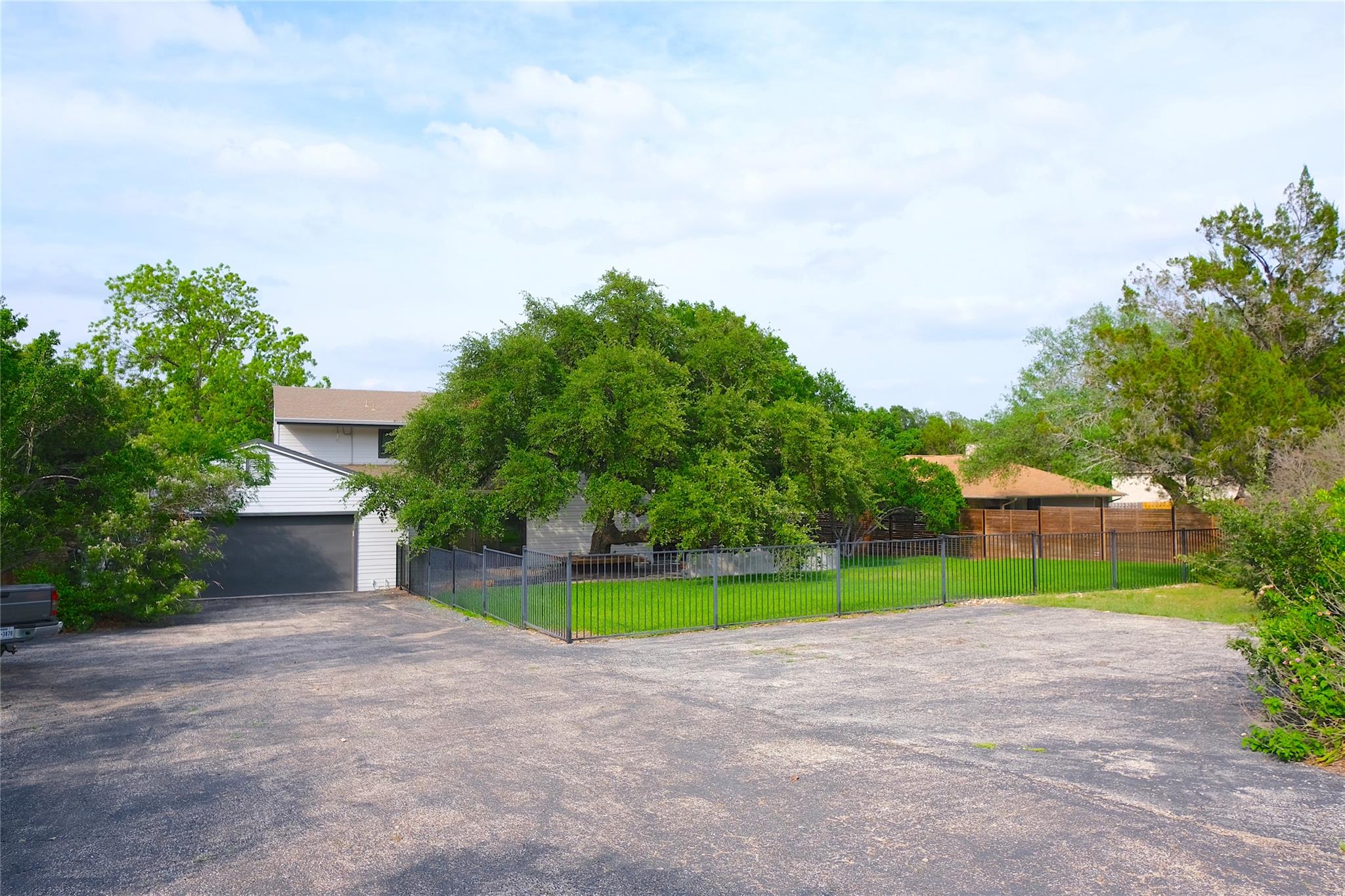 808 Vanguard St, Lakeway, TX 78734