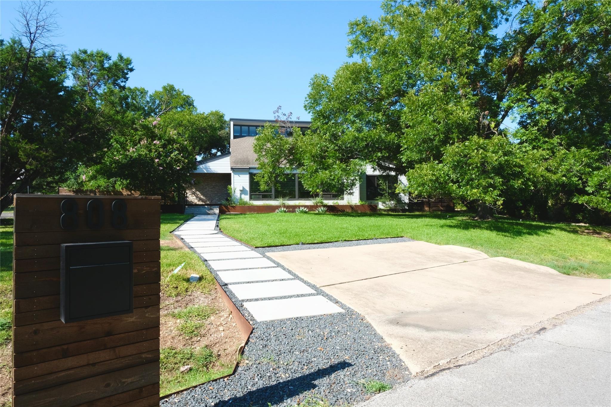 808 Vanguard St, Lakeway, TX 78734