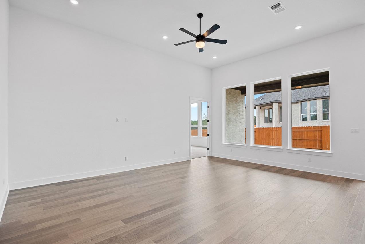 404 Rollo Rd, Liberty Hill, TX 78642