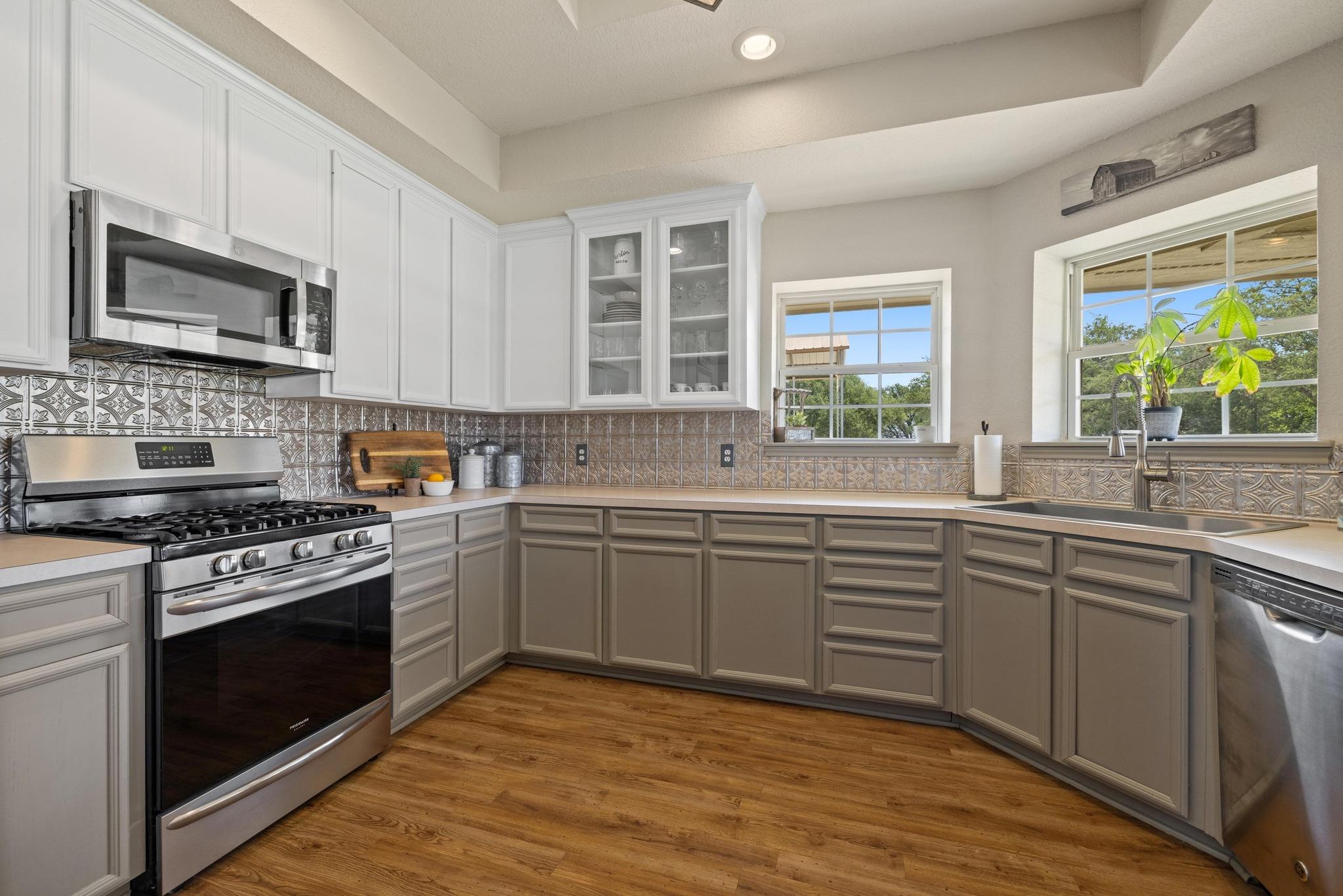 1201 County Road 229, Florence, TX 76527
