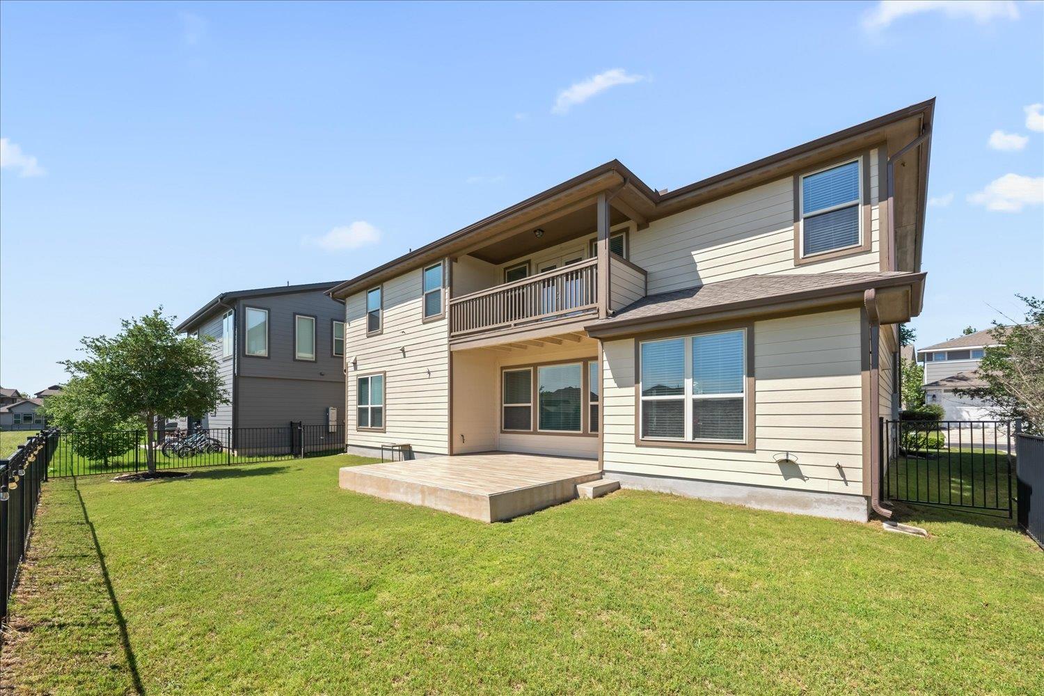 9305 McKnight Loop # 4, Austin, TX 78717