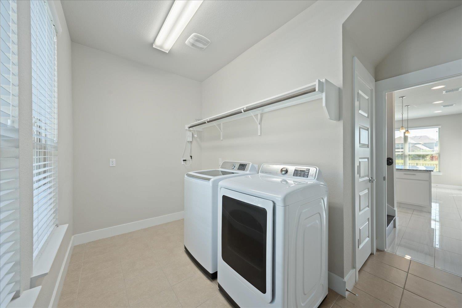 9305 McKnight Loop # 4, Austin, TX 78717