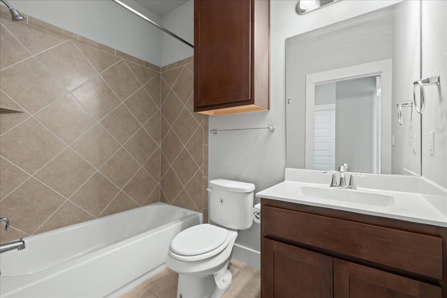 9305 McKnight Loop # 4, Austin, TX 78717