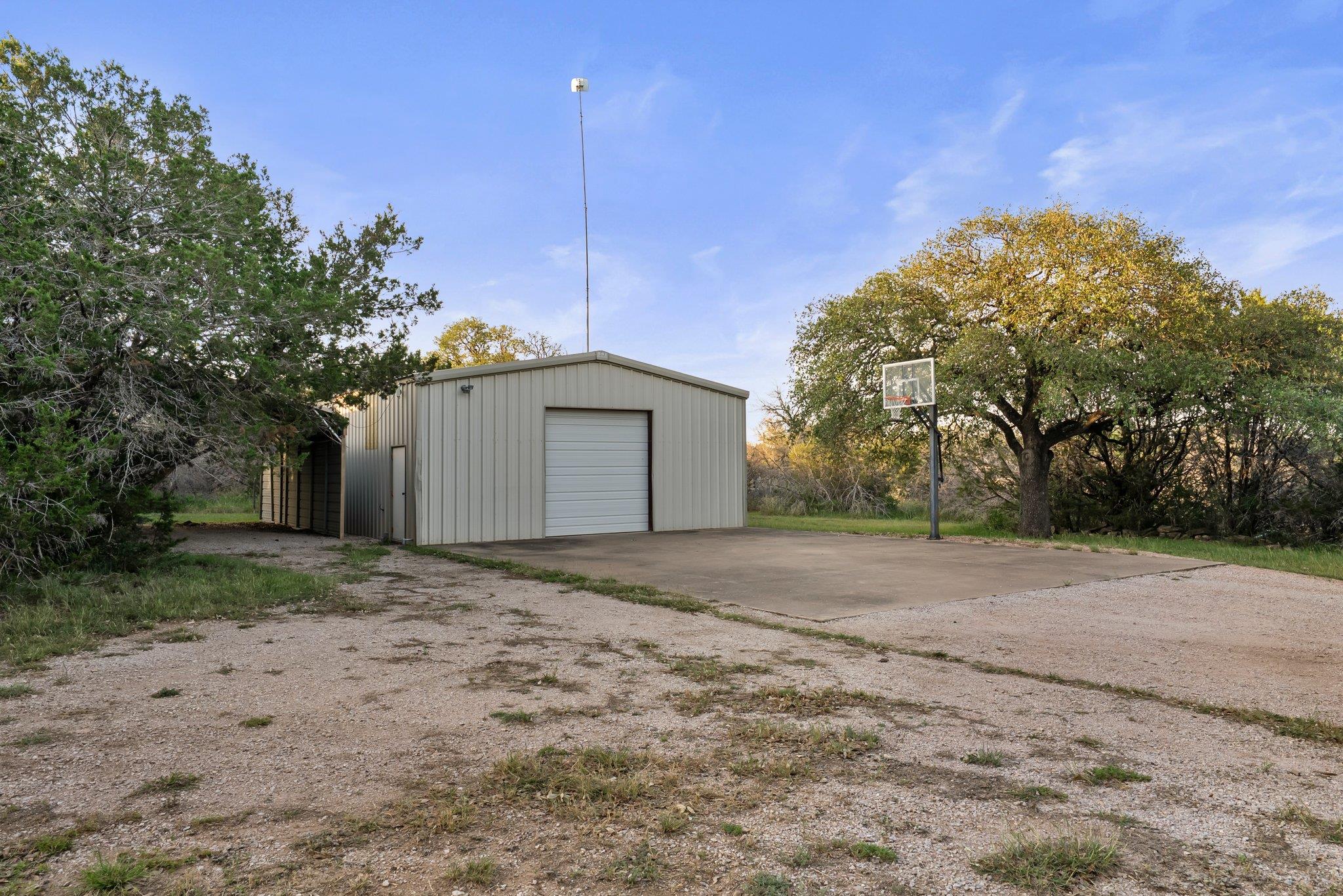 100 Painted Horse Trl, Burnet, TX 78611