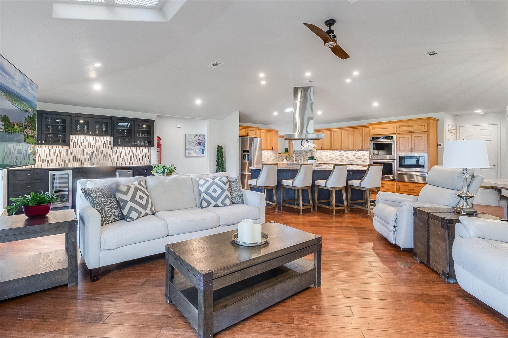 408 Sombrero, Horseshoe Bay, TX 78657