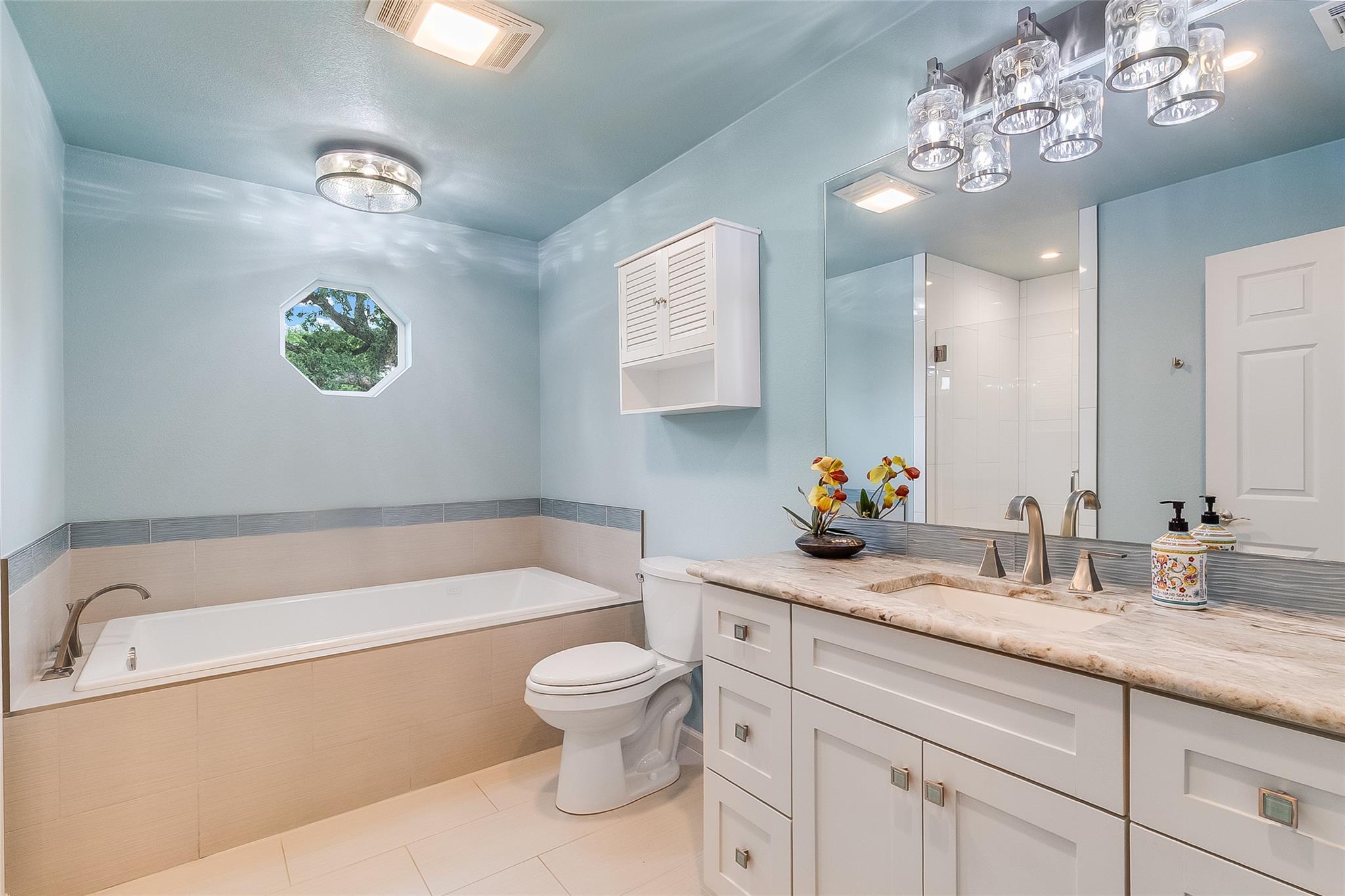 408 Sombrero, Horseshoe Bay, TX 78657