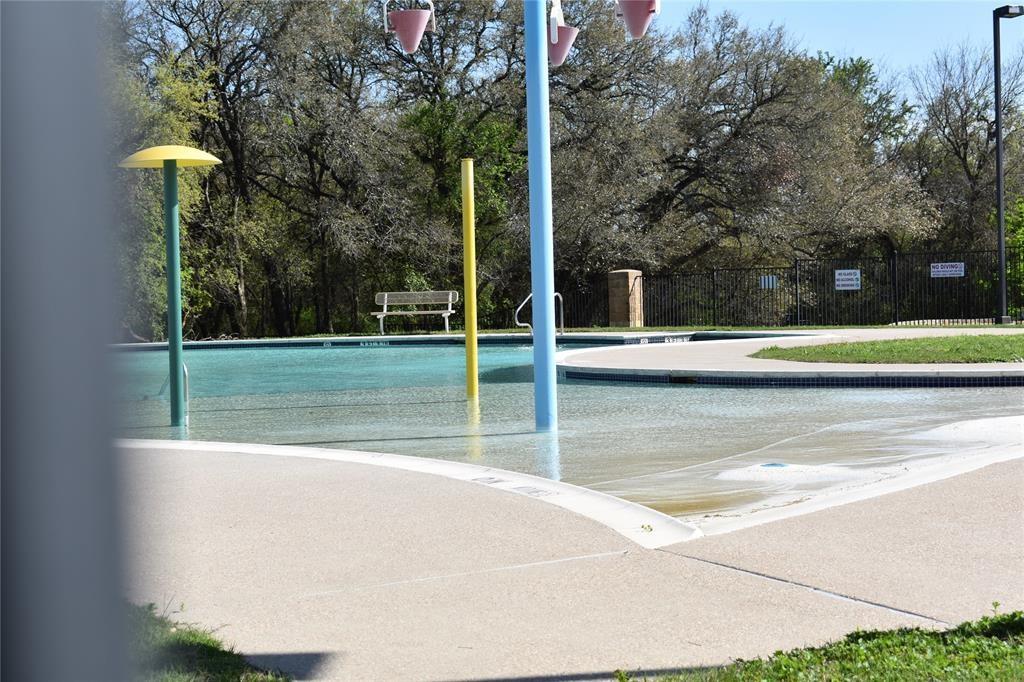 204 Chickadee Ln, Leander, TX 78641