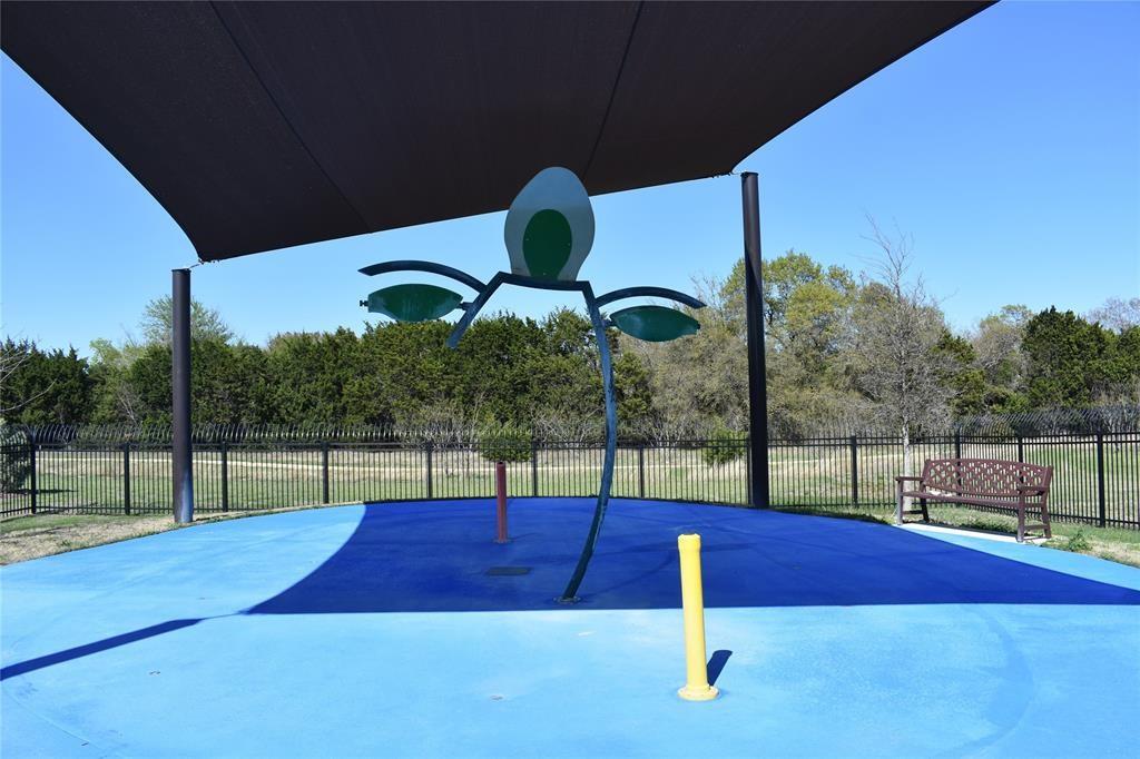 204 Chickadee Ln, Leander, TX 78641