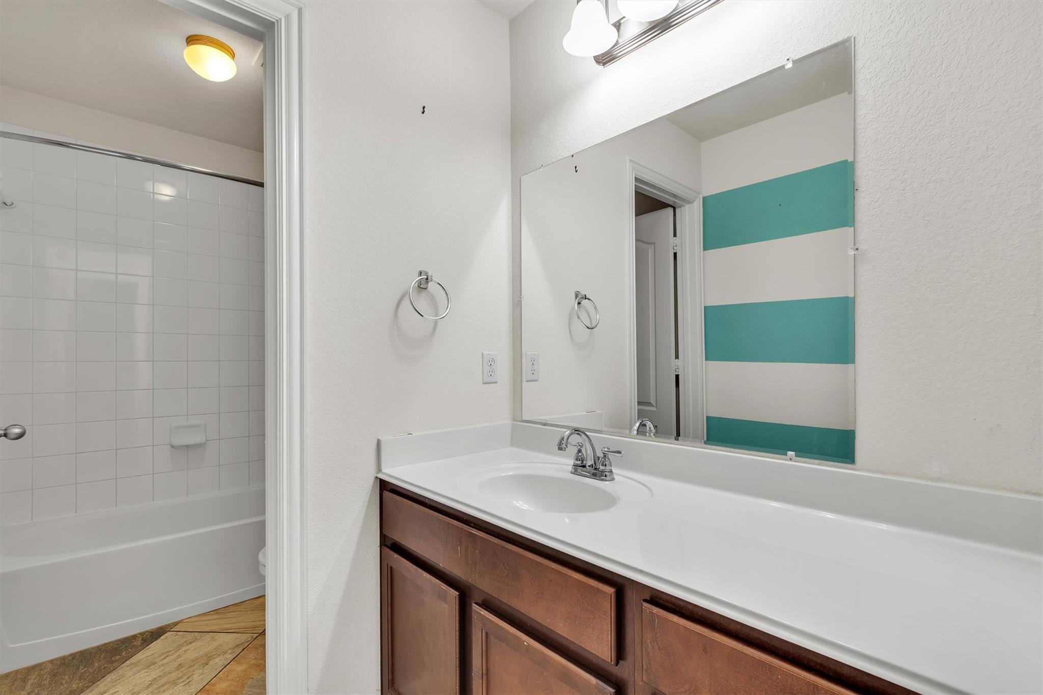 204 Chickadee Ln, Leander, TX 78641