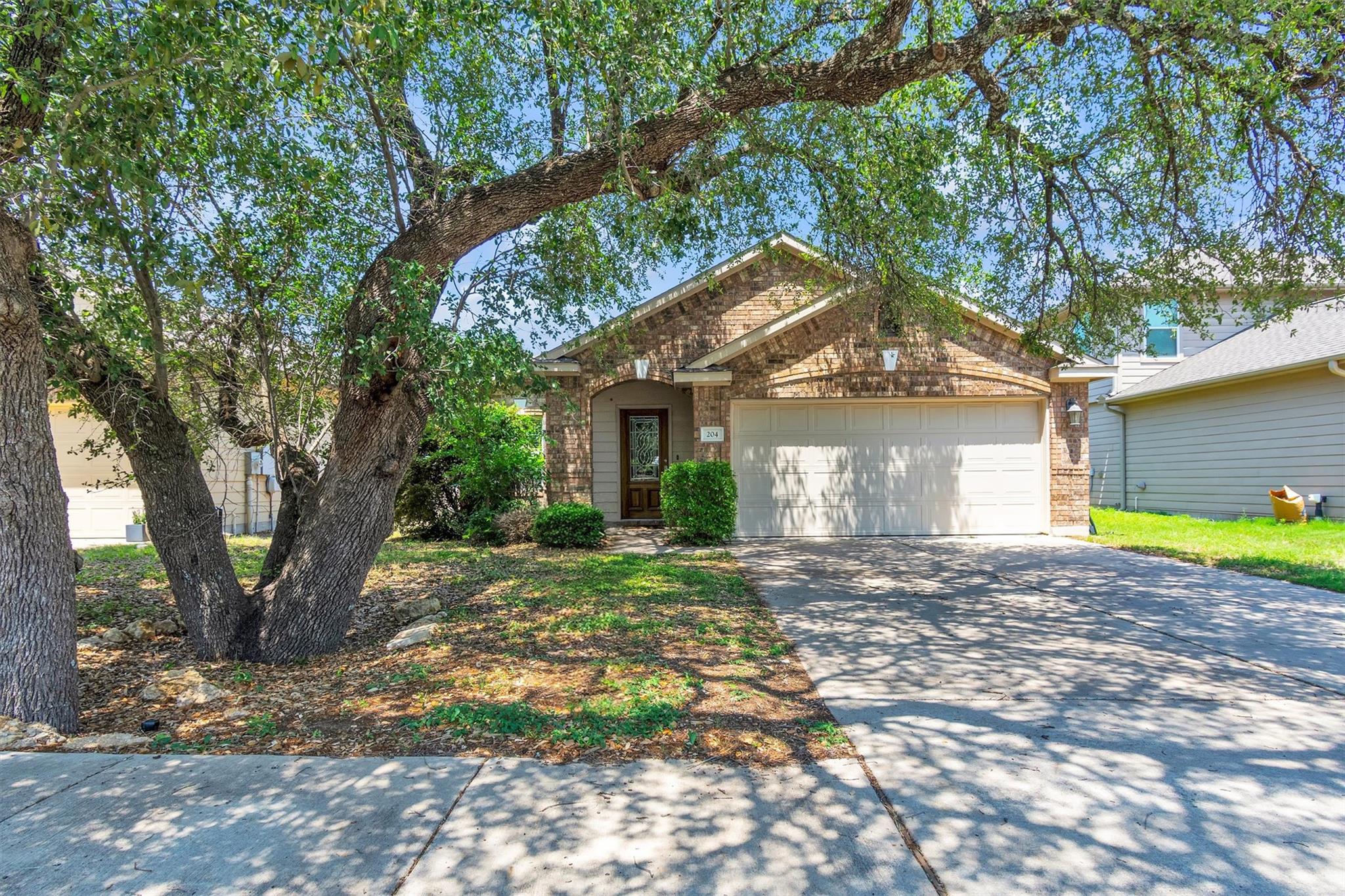 204 Chickadee Ln, Leander, TX 78641