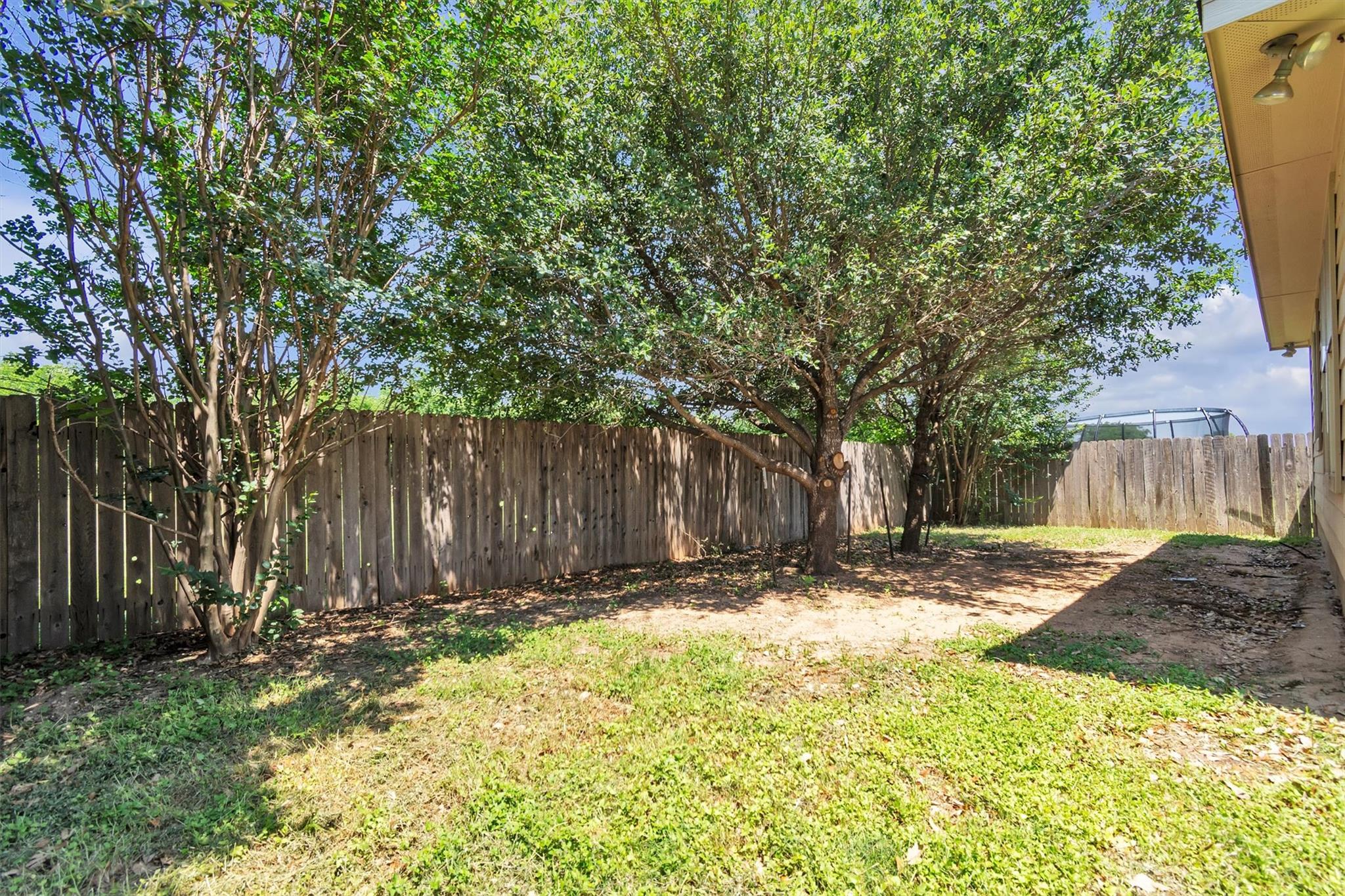204 Chickadee Ln, Leander, TX 78641