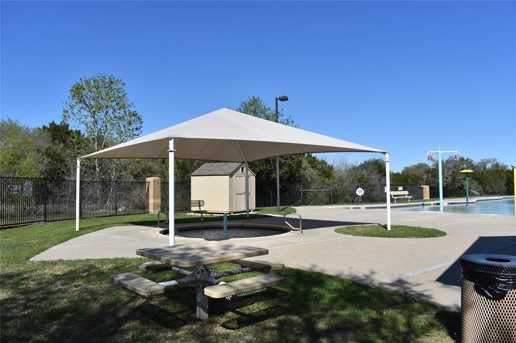 204 Chickadee Ln, Leander, TX 78641