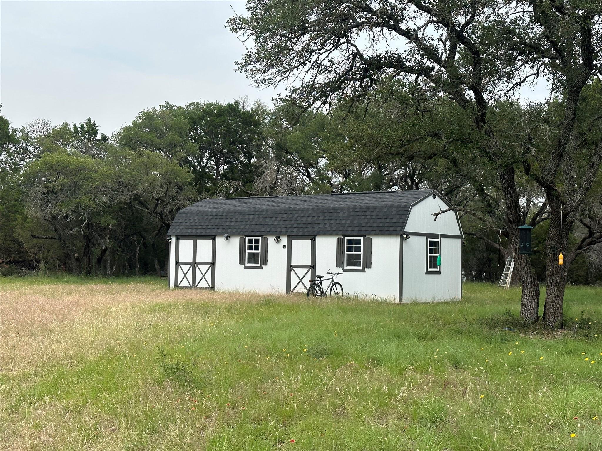144 S Live Oak Dr, Goldthwaite, TX 76844