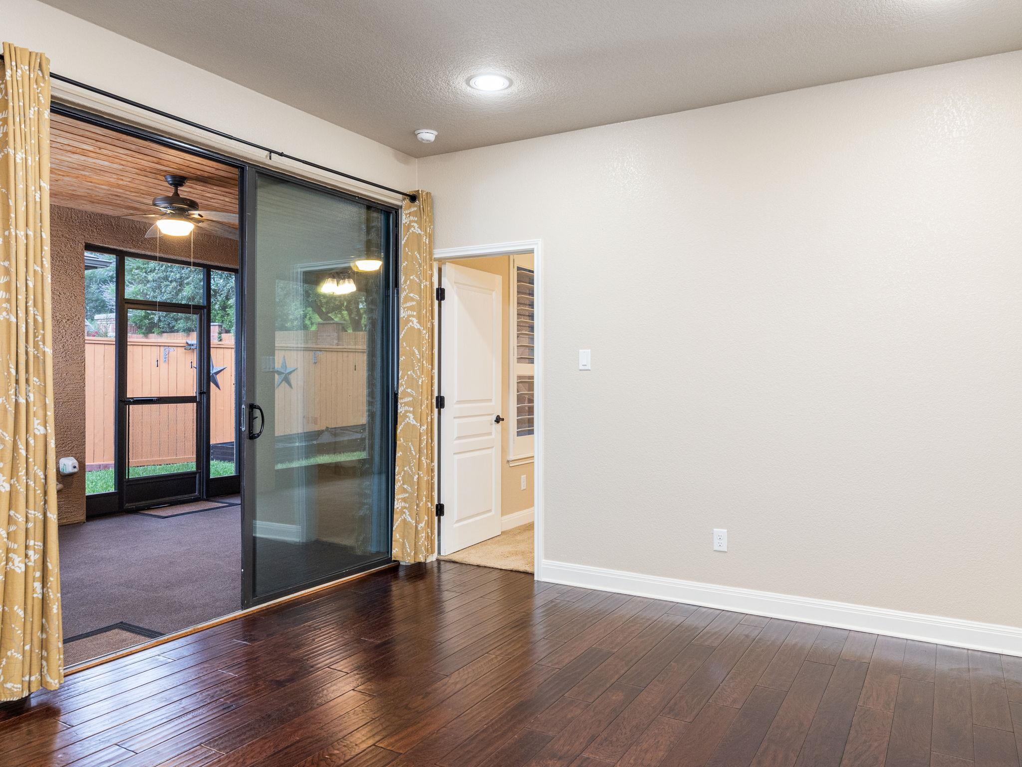 4332 Teravista Club Dr # 4, Round Rock, TX 78665
