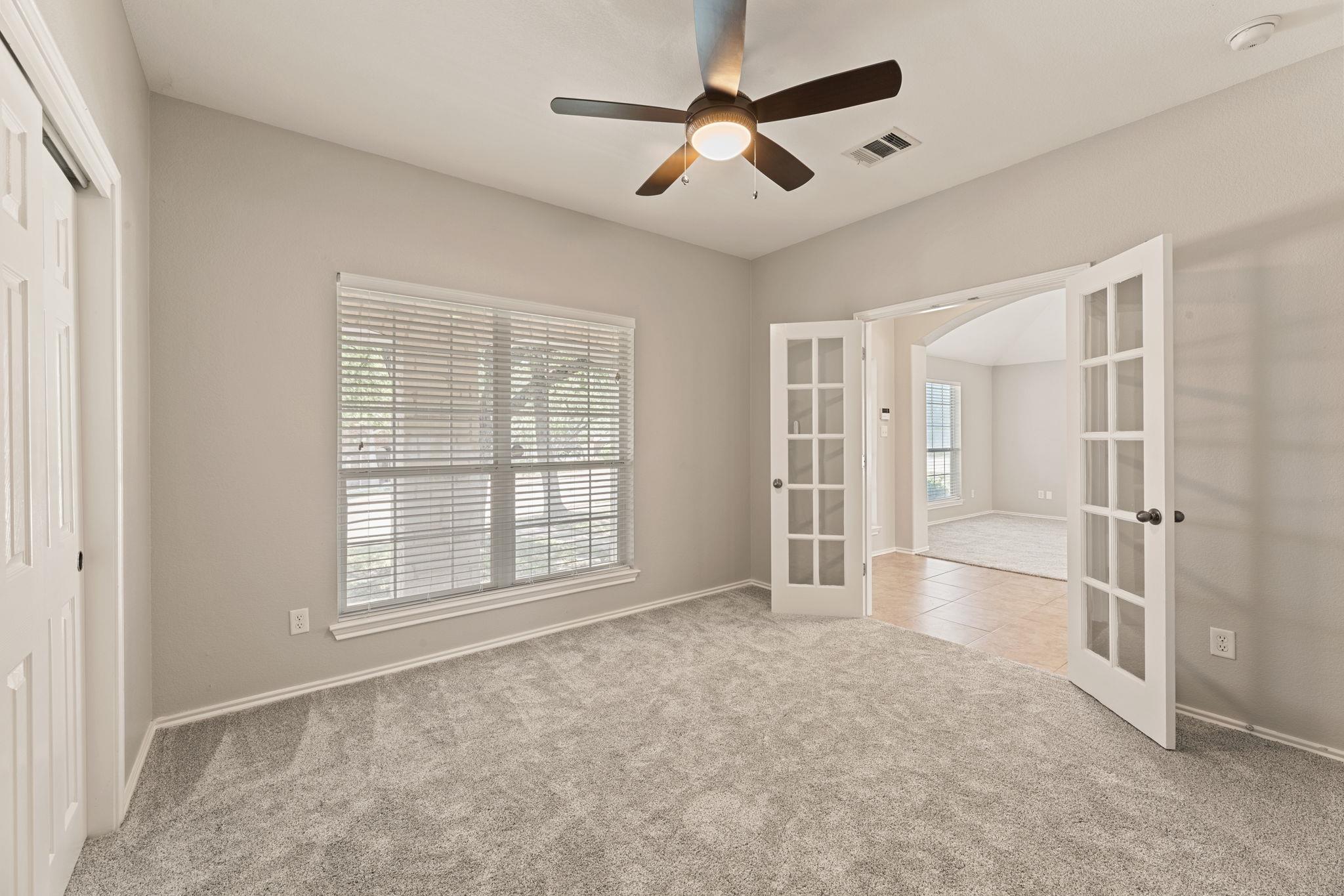 1129 Wigwam Dr, Leander, TX 78641