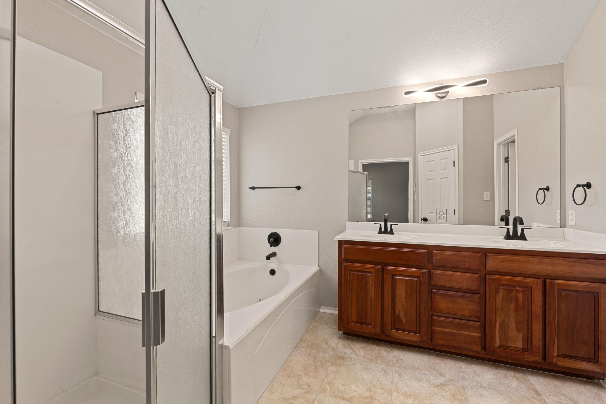 1129 Wigwam Dr, Leander, TX 78641