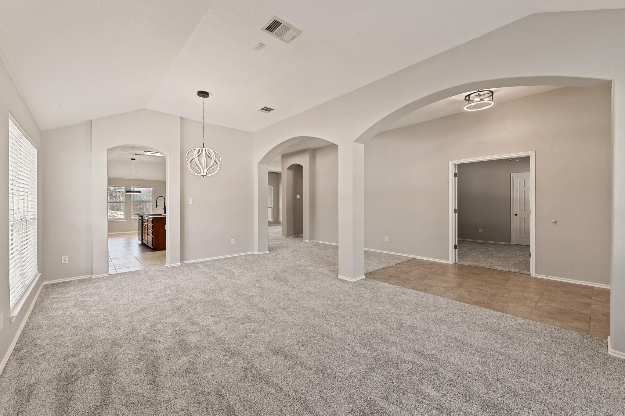 1129 Wigwam Dr, Leander, TX 78641