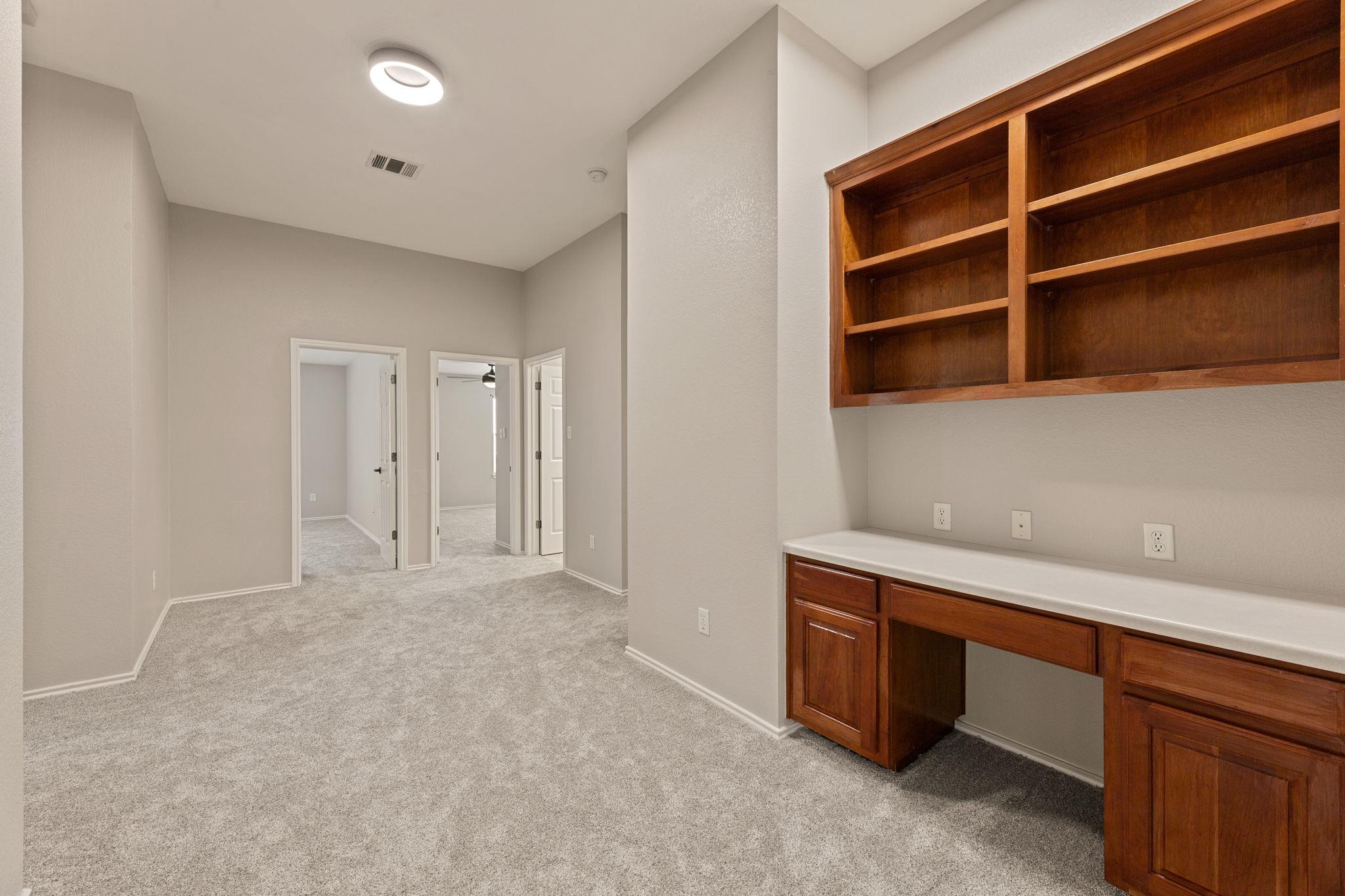 1129 Wigwam Dr, Leander, TX 78641