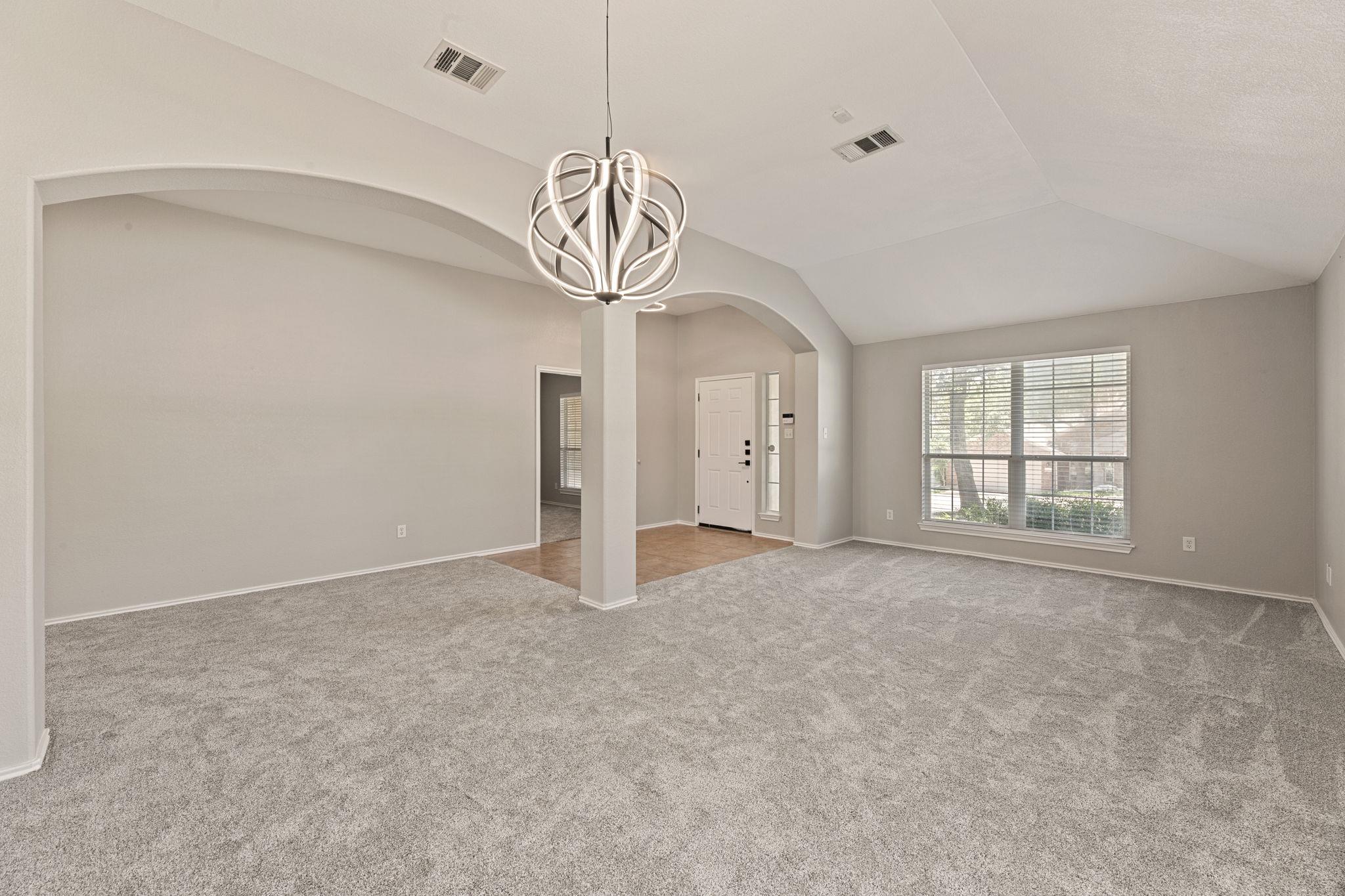 1129 Wigwam Dr, Leander, TX 78641