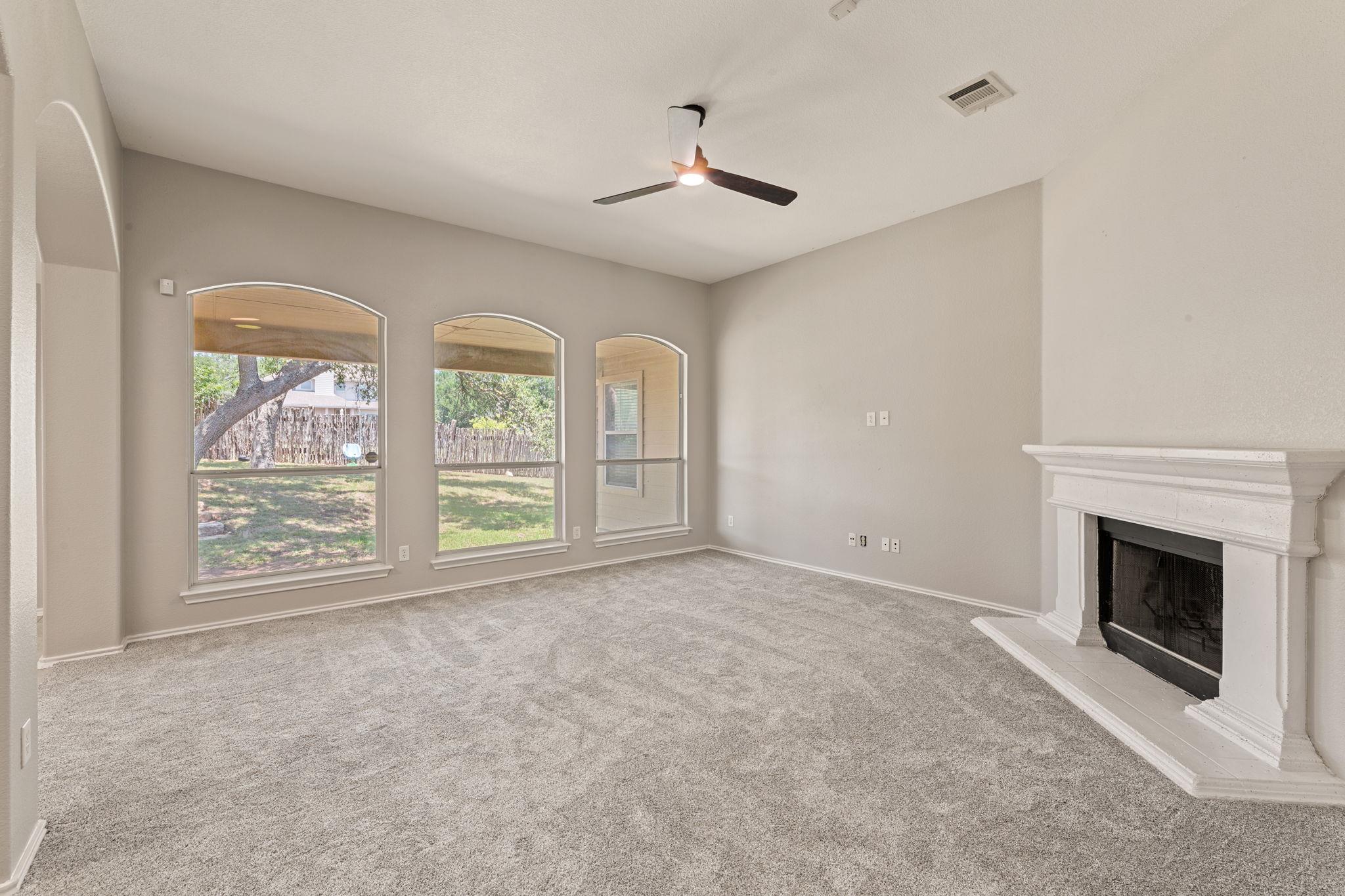 1129 Wigwam Dr, Leander, TX 78641