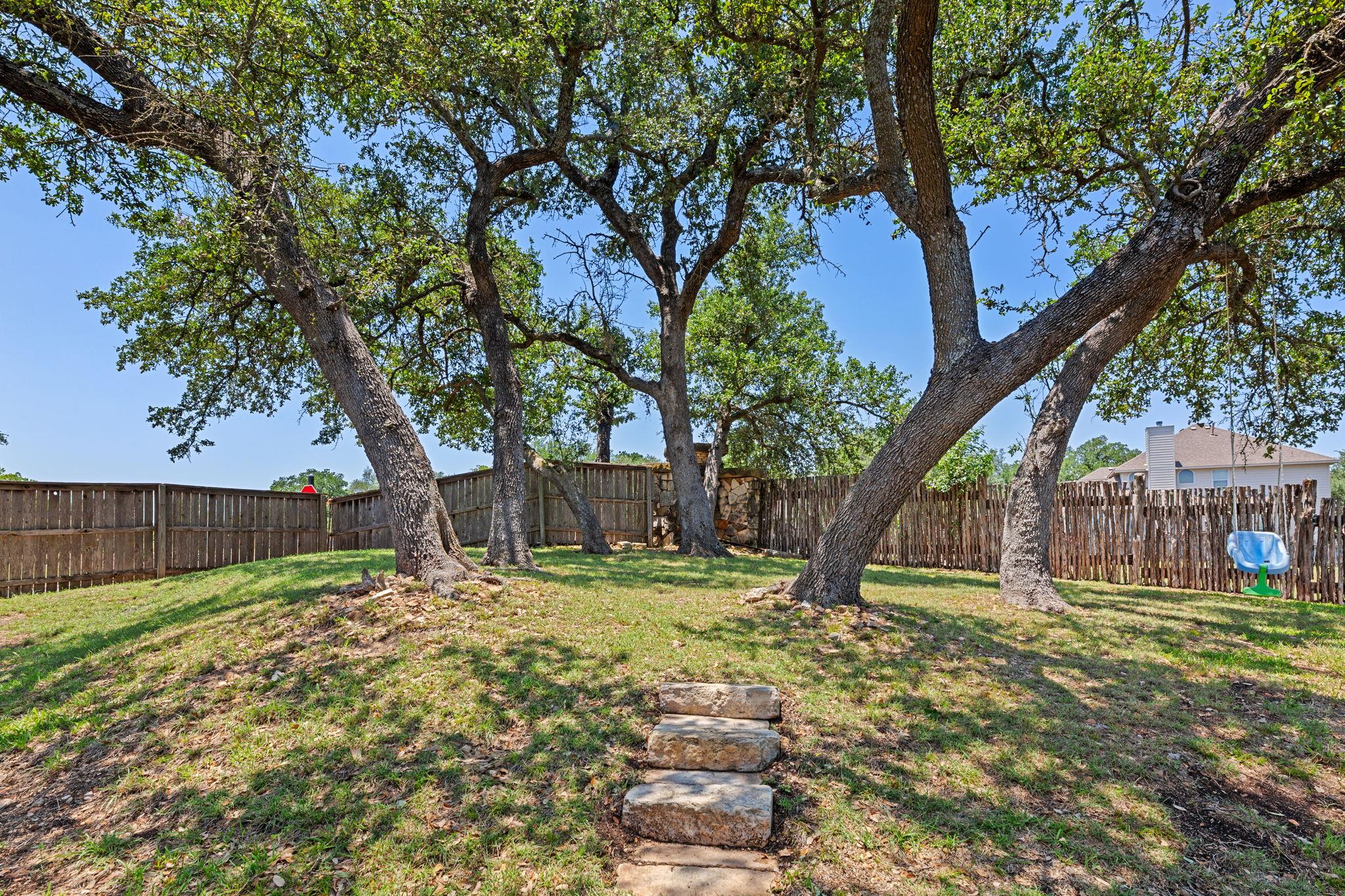 1129 Wigwam Dr, Leander, TX 78641