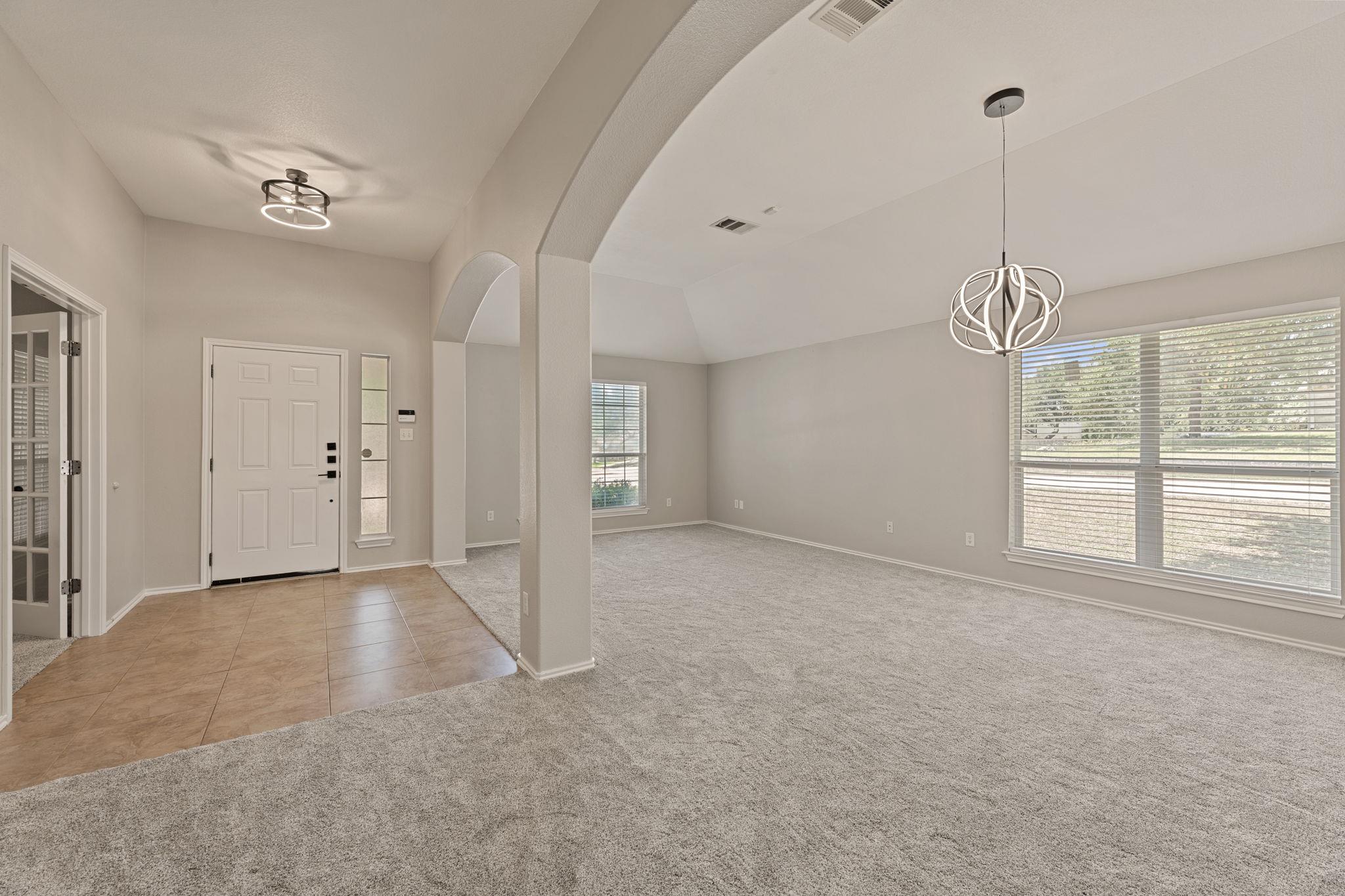 1129 Wigwam Dr, Leander, TX 78641