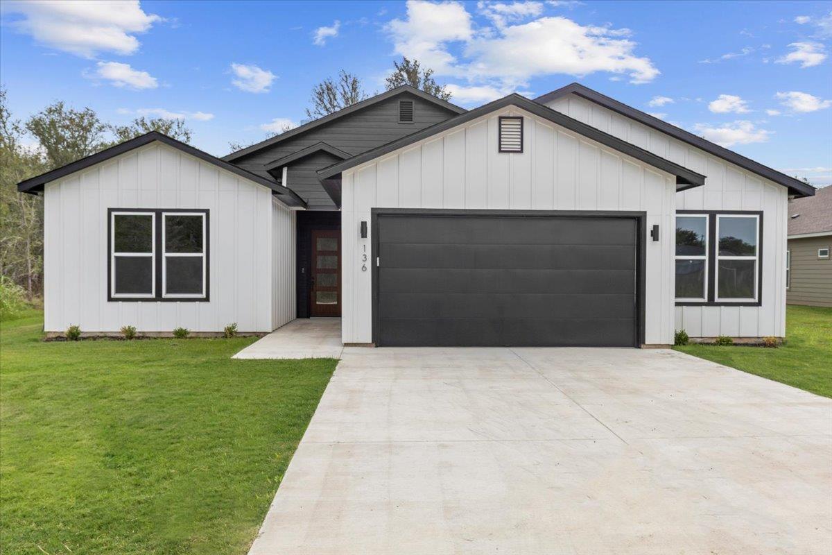 136 E Pauwela Ln, Bastrop, TX 78602