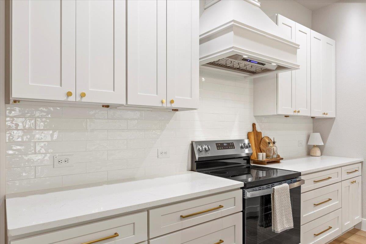 136 E Pauwela Ln, Bastrop, TX 78602