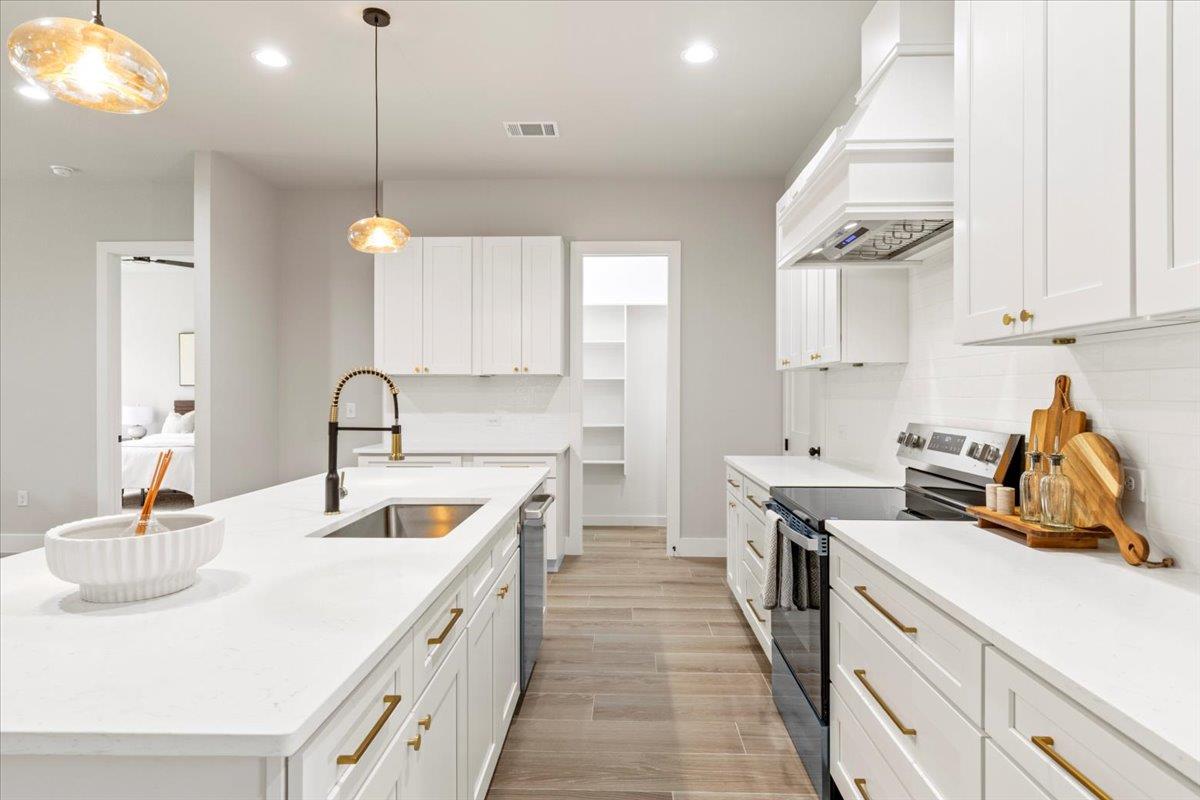 136 E Pauwela Ln, Bastrop, TX 78602