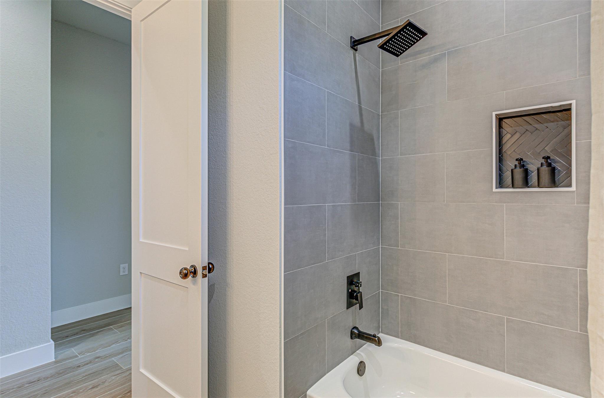 136 E Pauwela Ln, Bastrop, TX 78602
