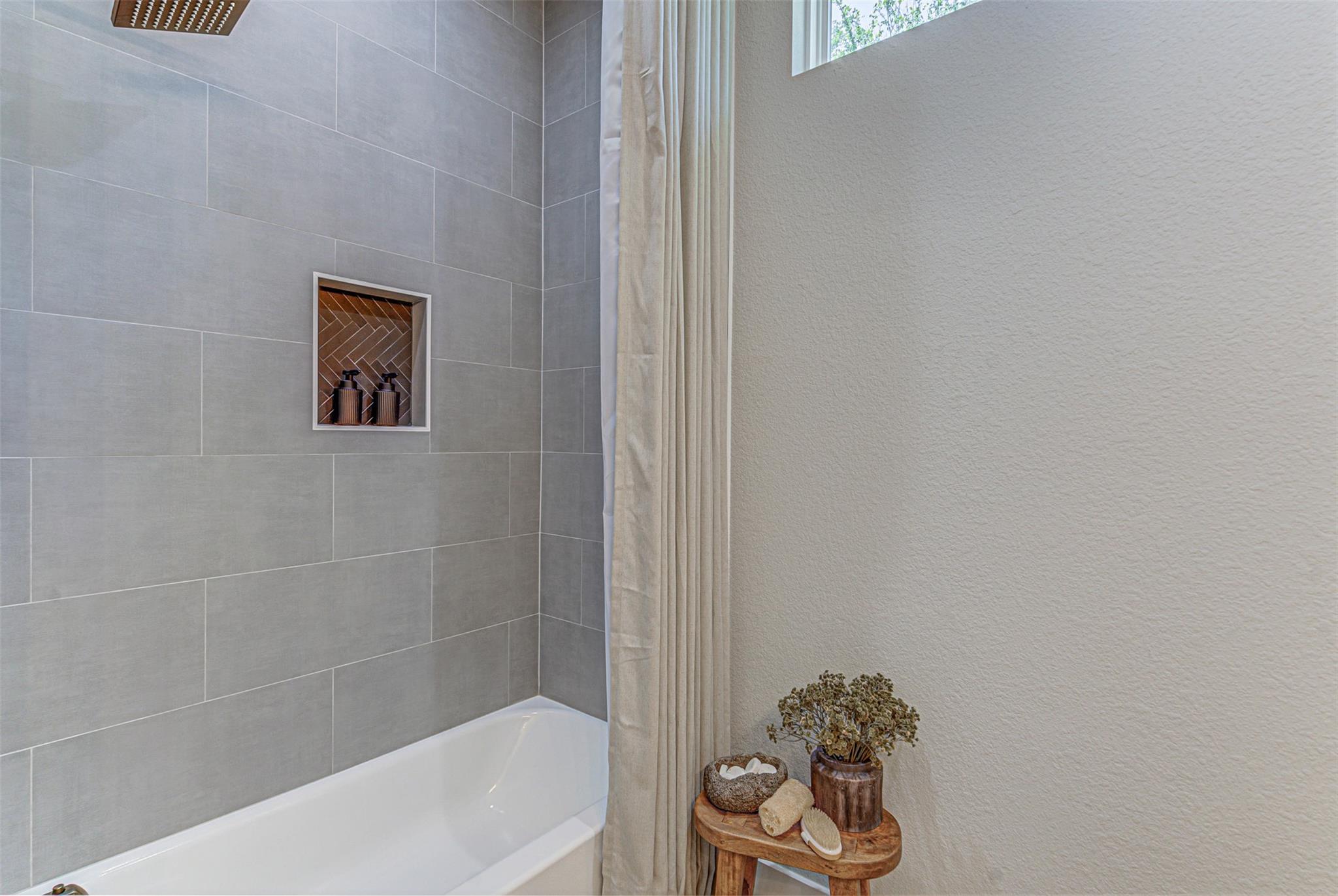 136 E Pauwela Ln, Bastrop, TX 78602