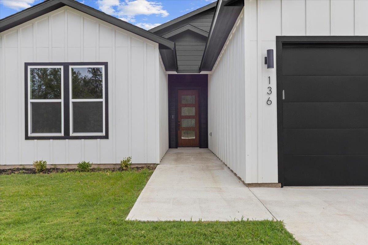 136 E Pauwela Ln, Bastrop, TX 78602