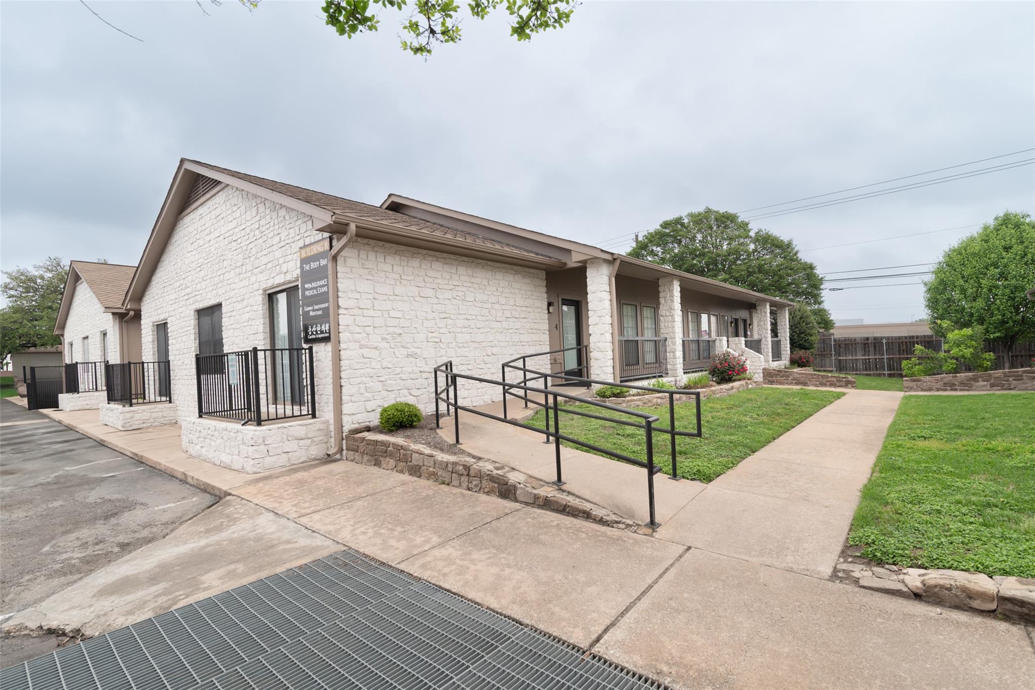 13740 Research Blvd # R4, Austin, TX 78750
