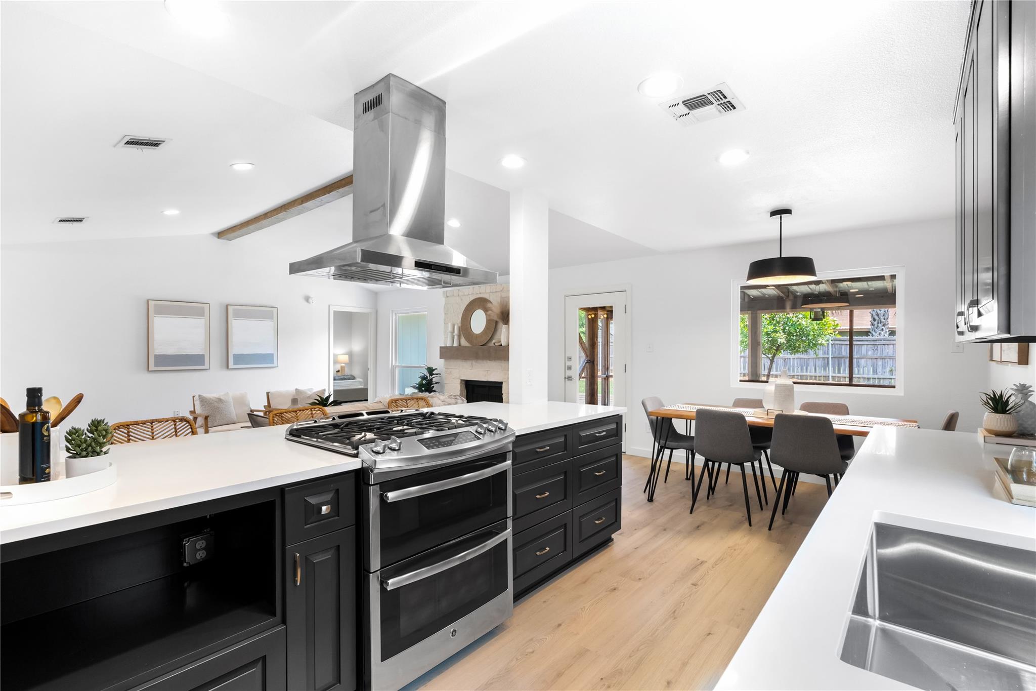 5606 Honey Dew Ter, Austin, TX 78749