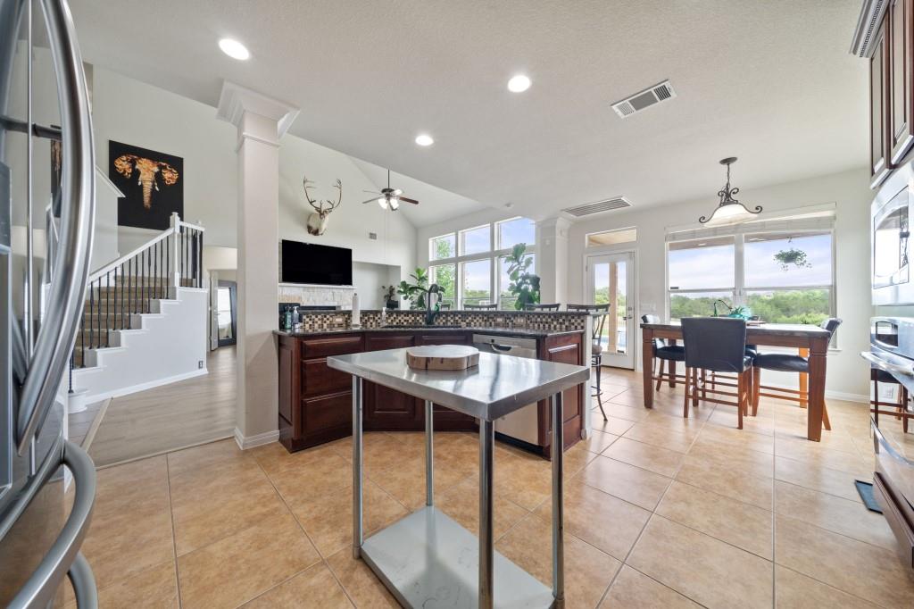 1581 Grassy Field Rd, Austin, TX 78737