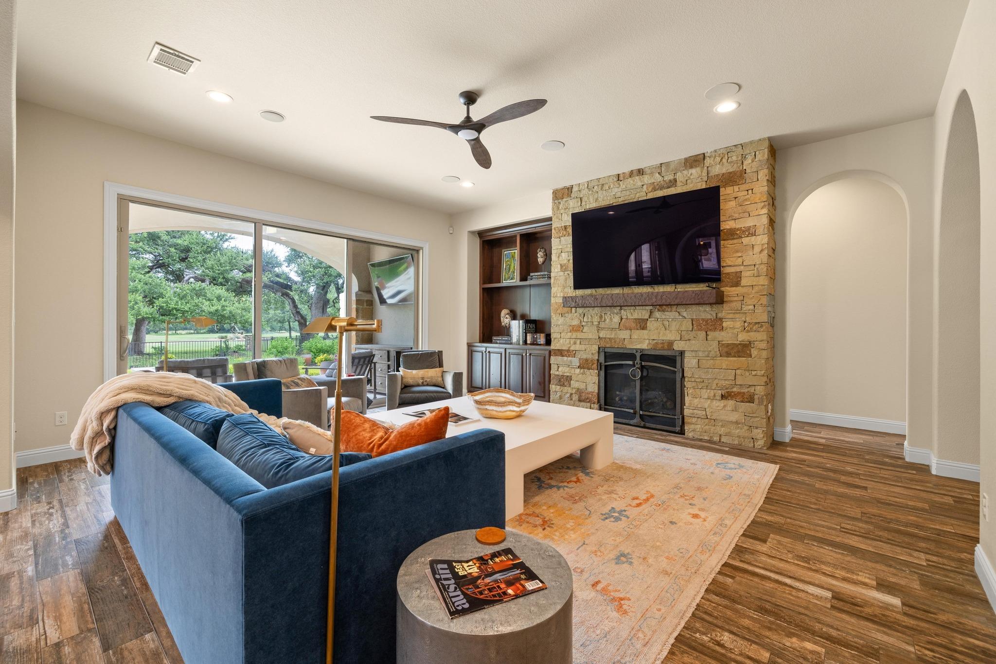 313 Grand Oaks Ln, Georgetown, TX 78628