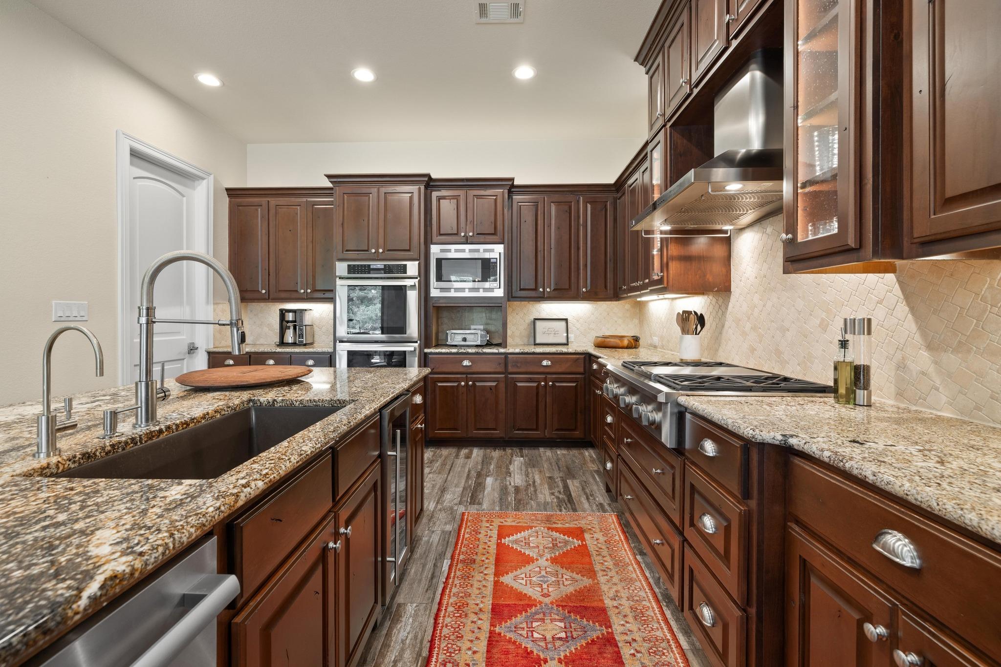 313 Grand Oaks Ln, Georgetown, TX 78628