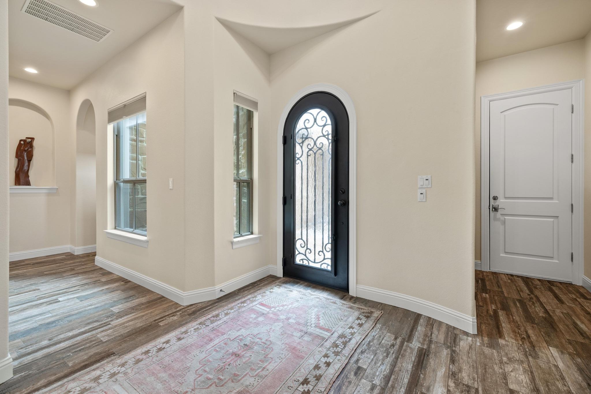 313 Grand Oaks Ln, Georgetown, TX 78628